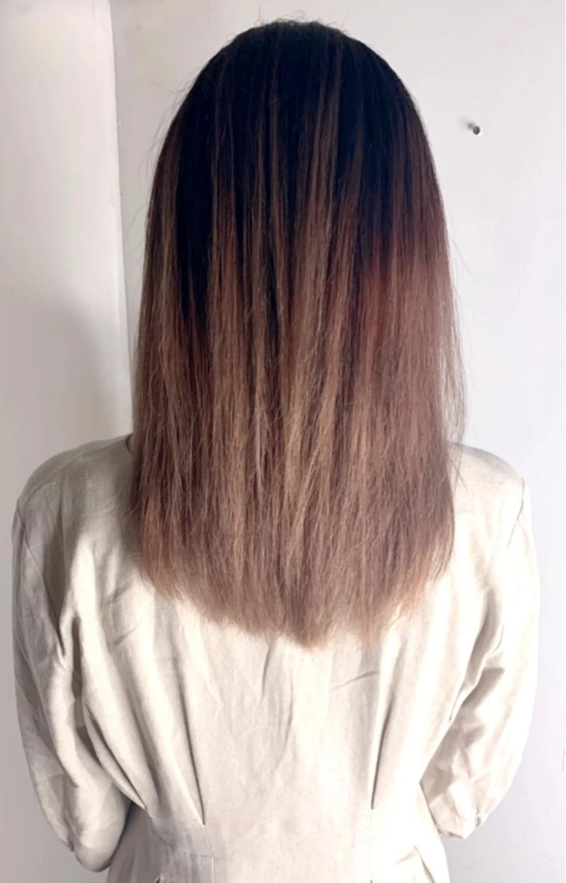 ミディアム アッシュ ボブ ハイライト レイヤーカット カット ヘアカラー トリートメント 京都大人女性ショート 徒歩1分/秋山のヘアスタイル