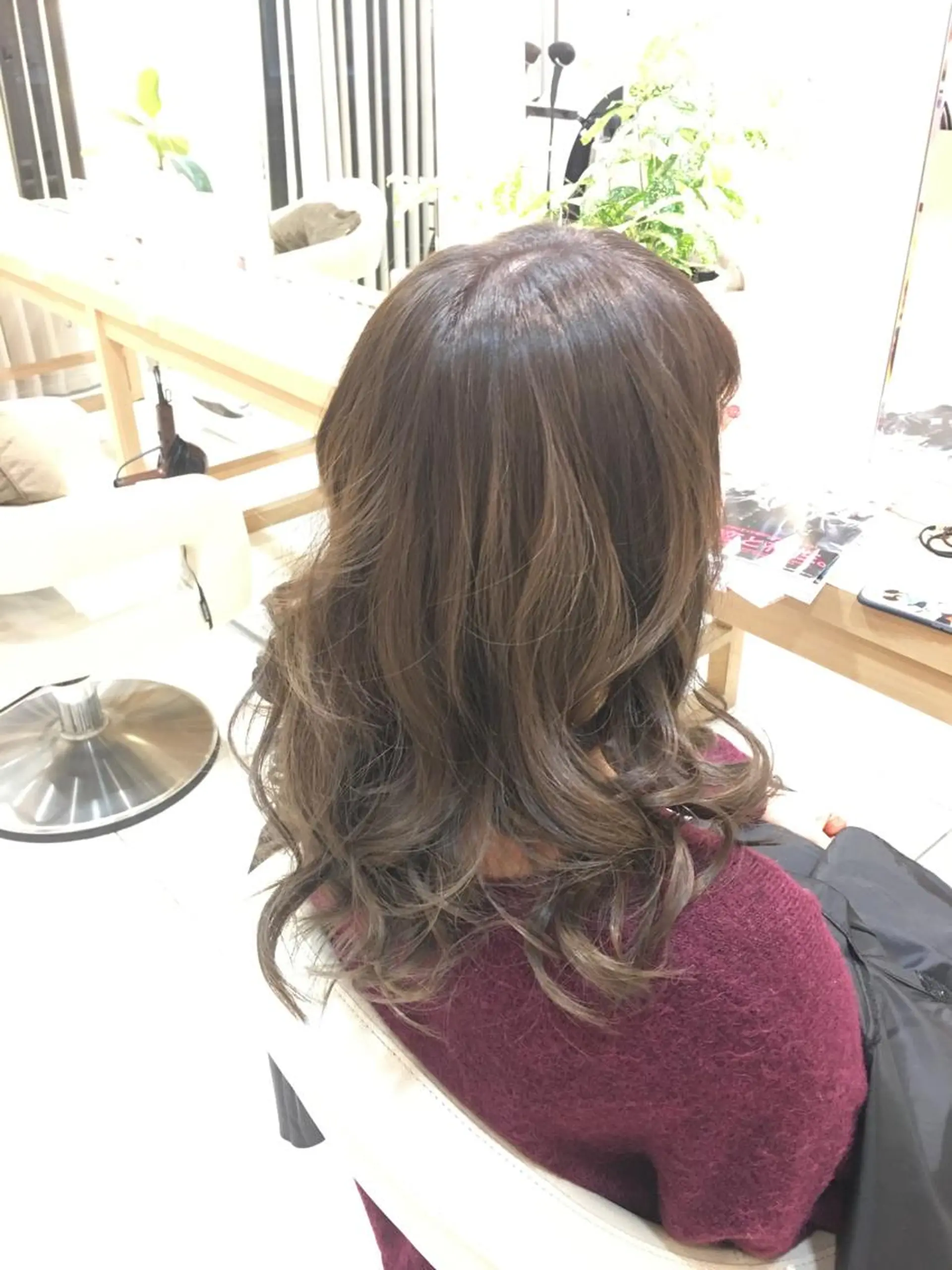 ミディアム カラー アッシュ ベージュカラー グレージュ 小田原NO1 美容師 飯田飛翔のヘアスタイル