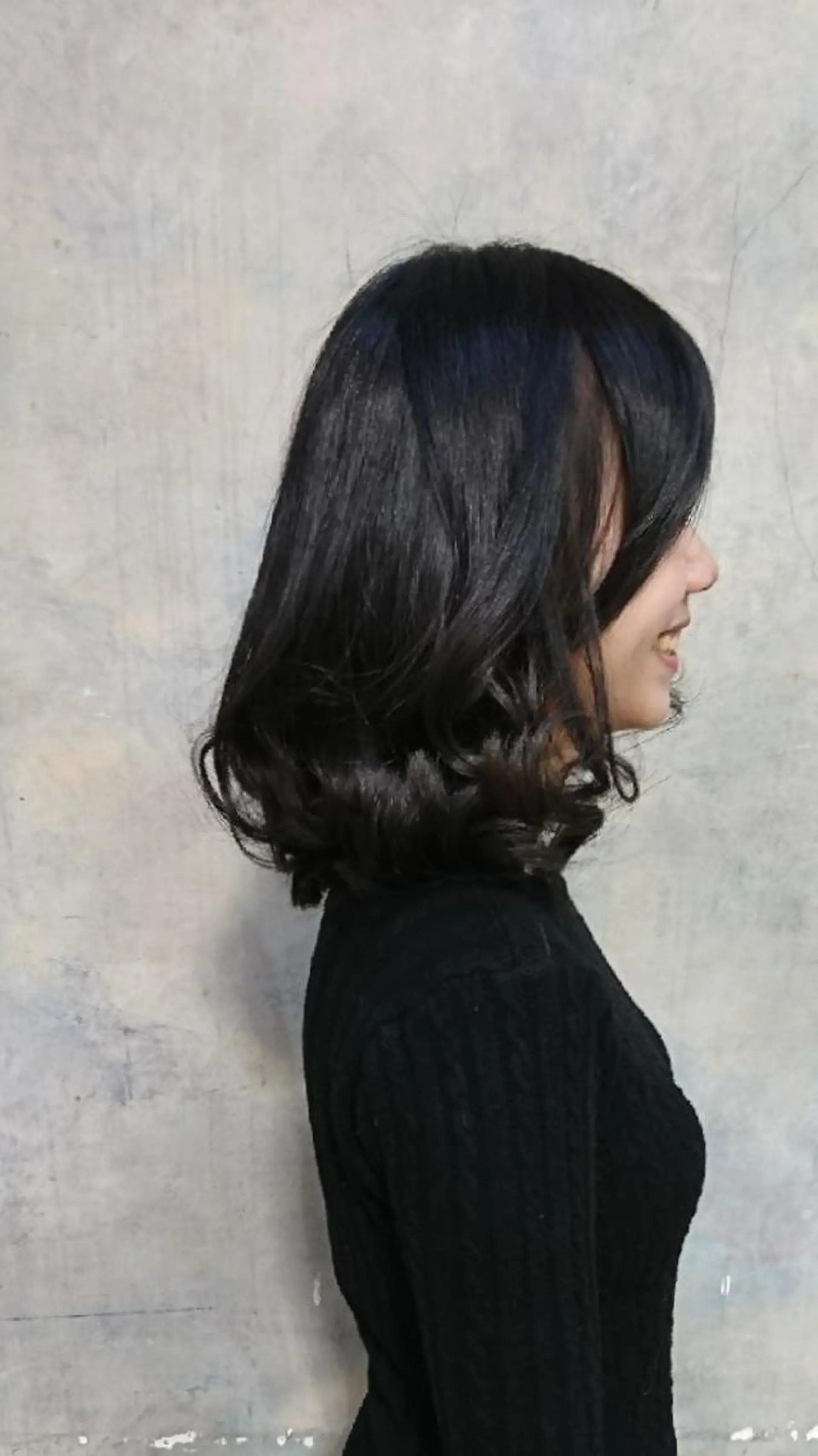 ミディアム 齋藤 愛美のヘアスタイル