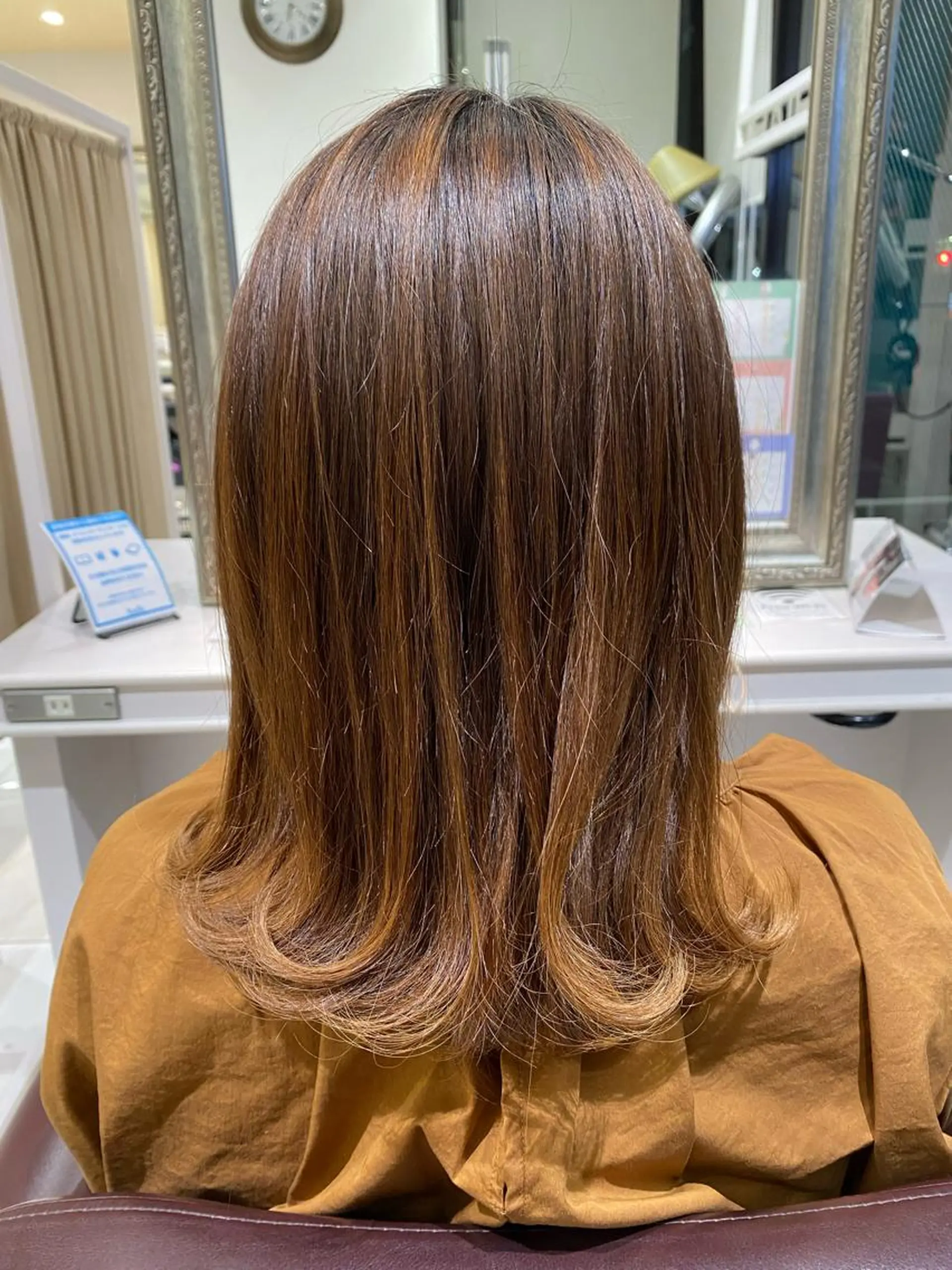 セミロング カラー 🍊オオノ リホ🍑のヘアスタイル