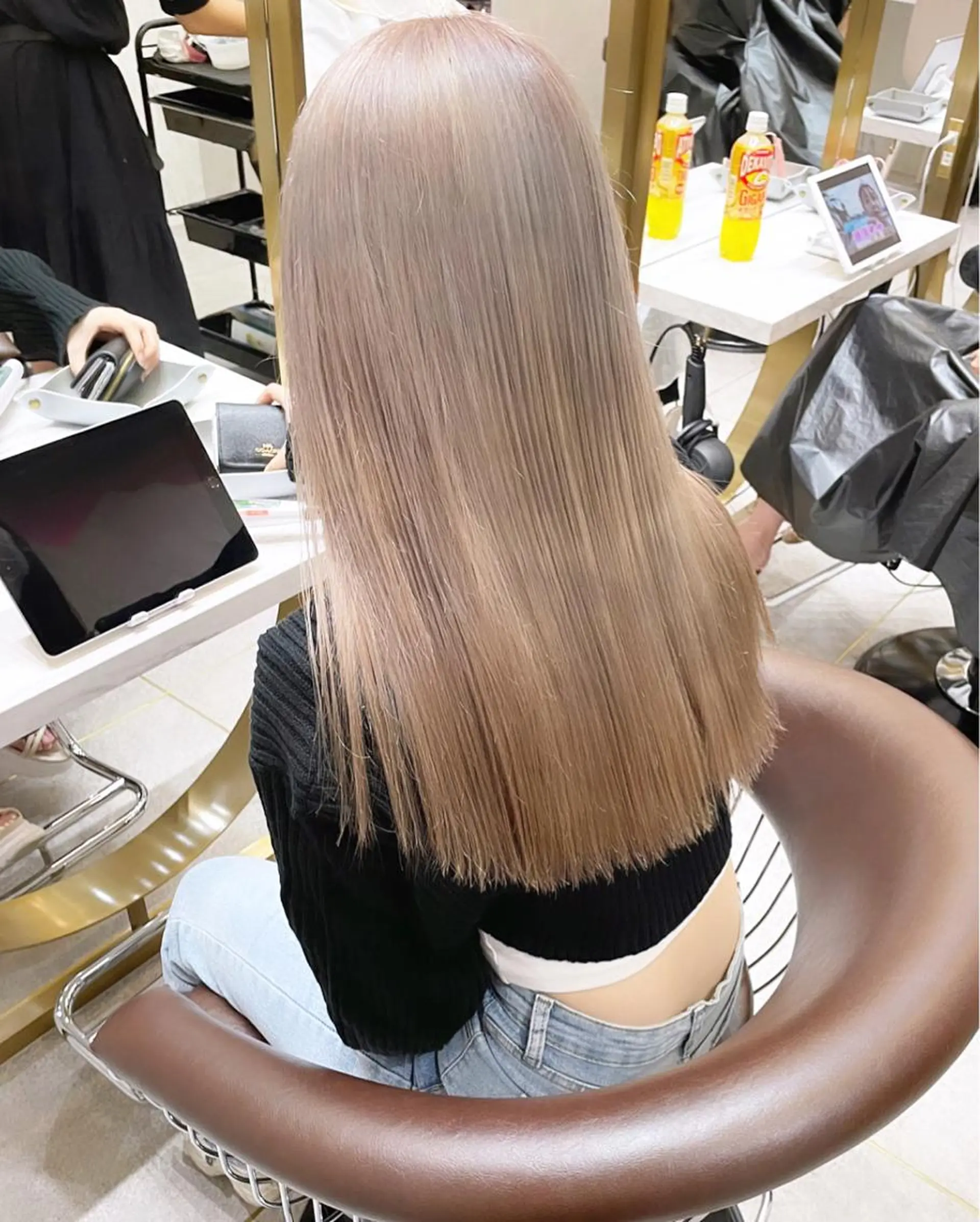 ロング ヘアカラー rina／ベージュ ワンホン/韓国ヘアのヘアスタイル