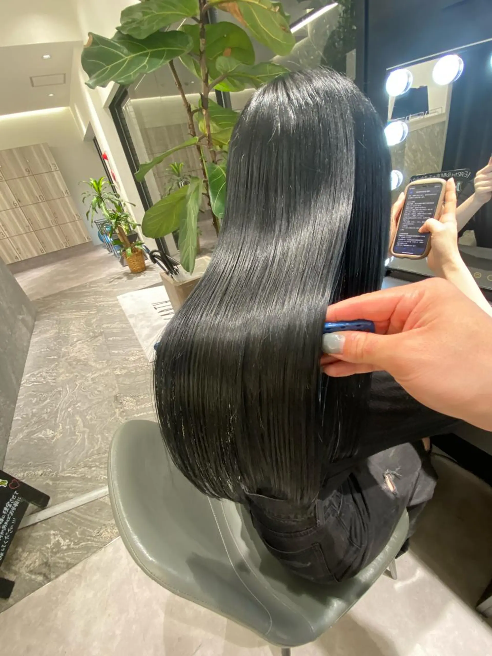 ロング カラー ムトウセイマ/ 縮毛矯正/ブリーチのヘアスタイル