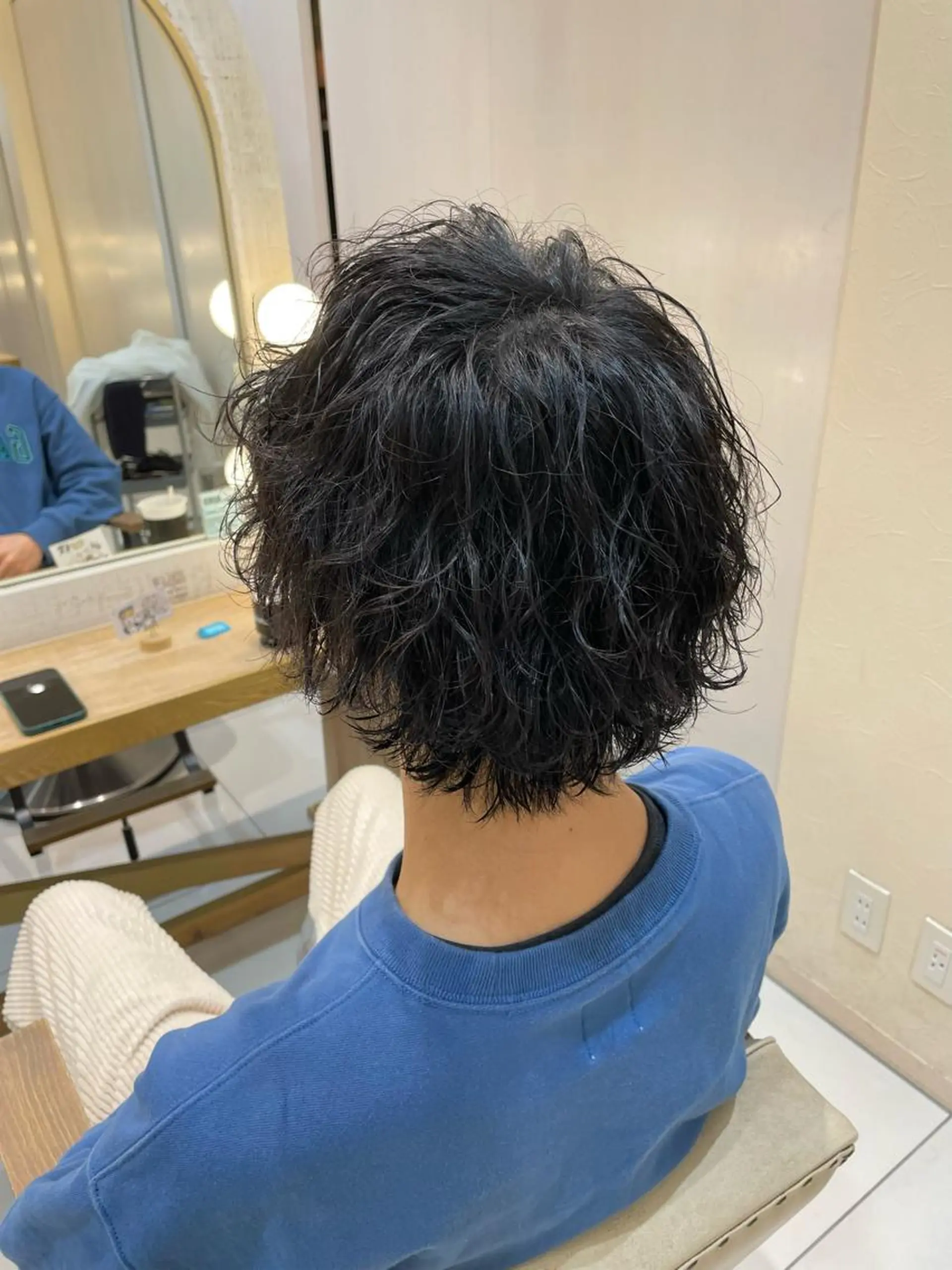 ミディアム パーマ メンズ ミディアムパーマ メンズブリーチ メンズパーマ 波巻きパーマ くせ毛 カット 本厚木｜縮毛矯正/ 髪質改善/専門サロンのヘアスタイル