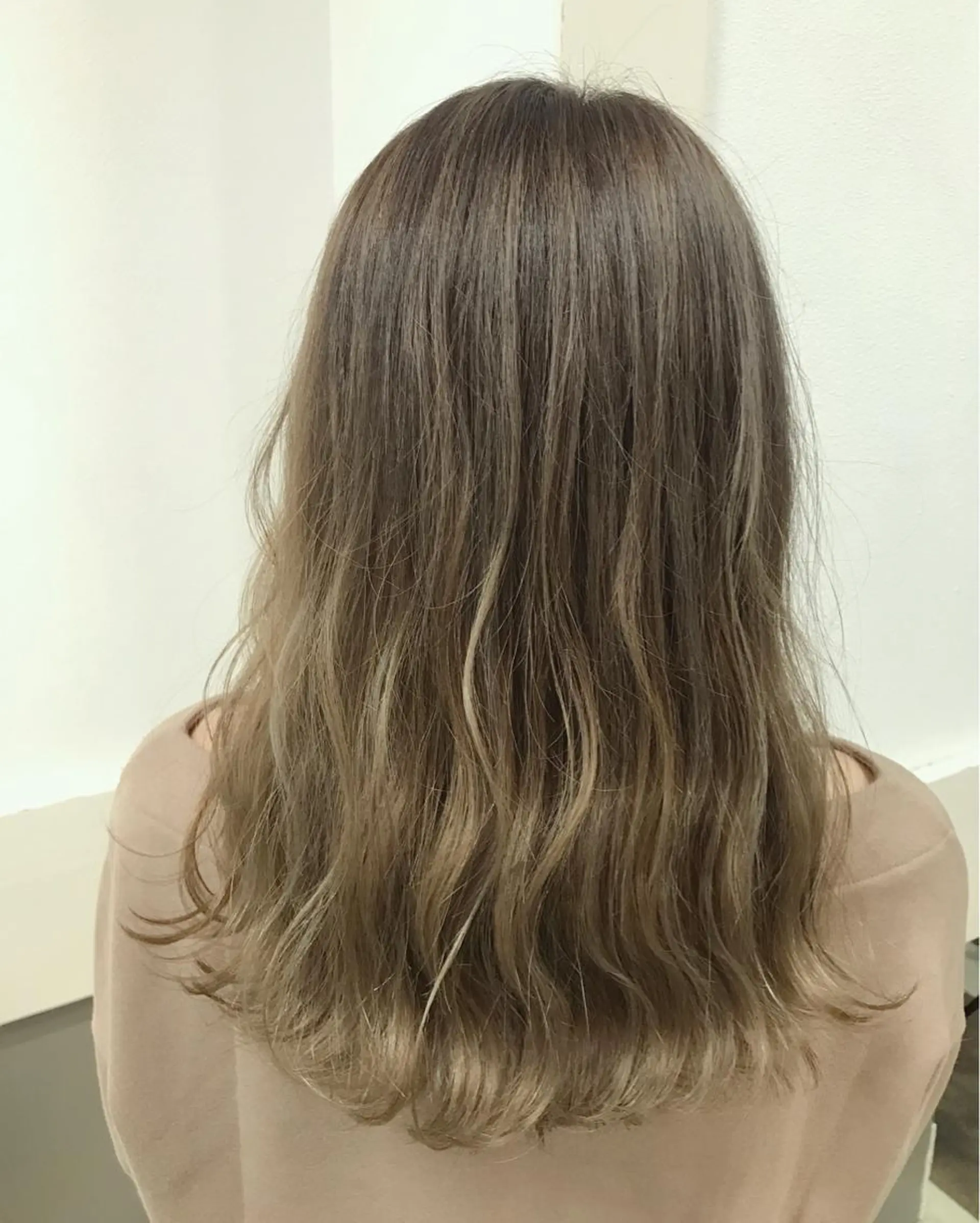 ミディアム カラー ヘアアレンジ グラデーションカラー ハイライトカラー ハイライト ヘアカラー トリートメント GiseL天神カラー 髪質改善/ブリーチのヘアスタイル