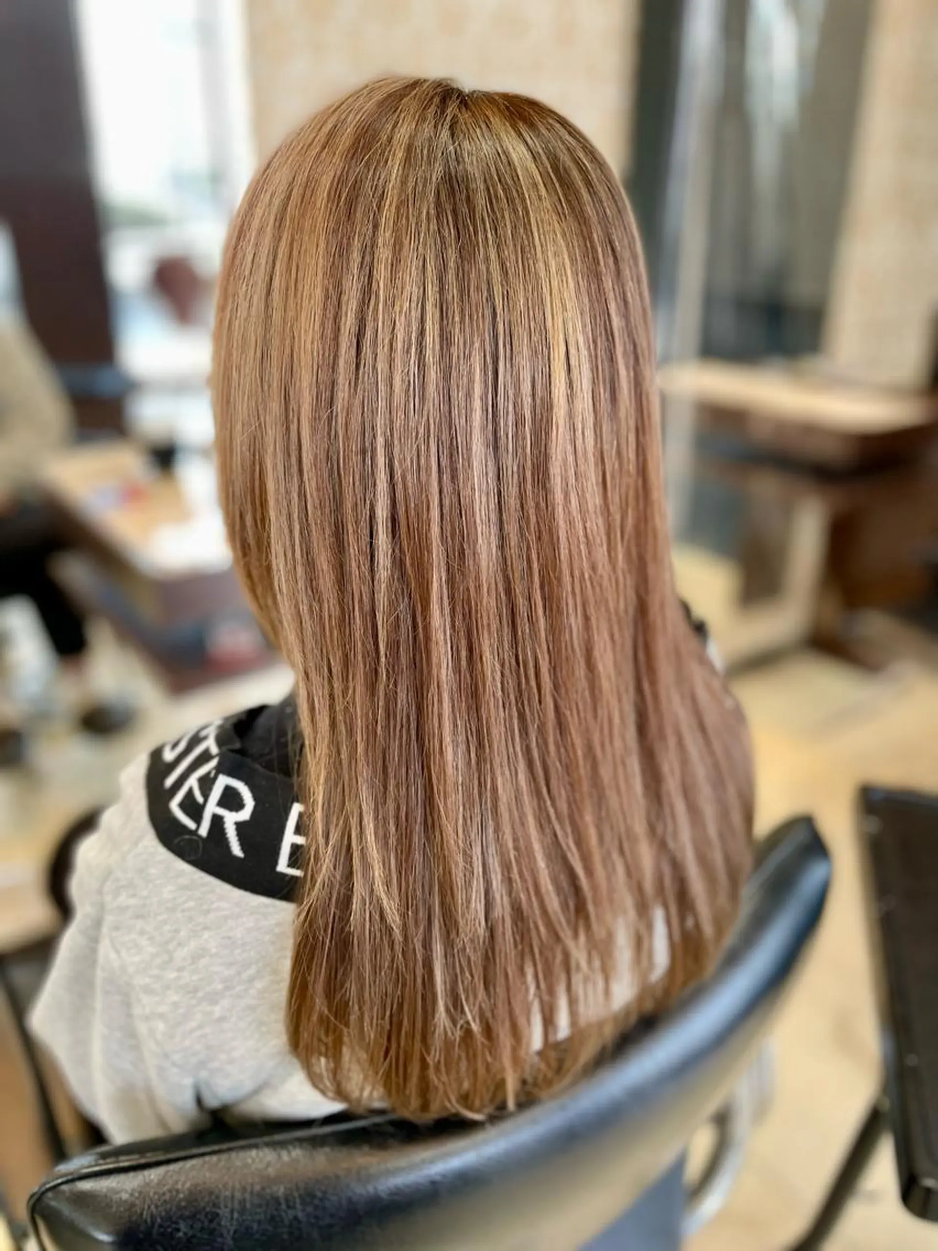 ロング カラー ベージュカラー 嶌田 沙紀のヘアスタイル