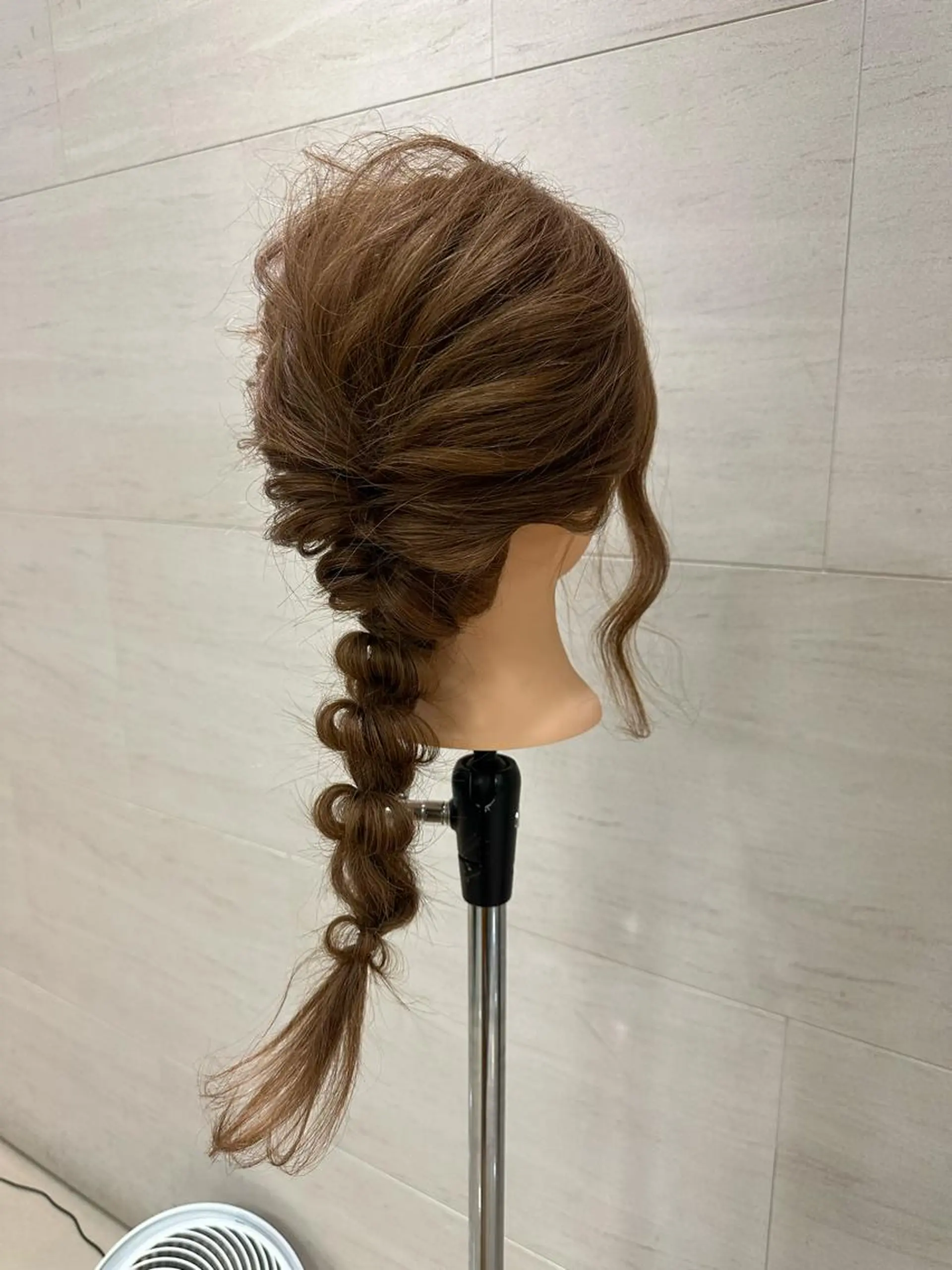 ロング ヘアアレンジ ブリーチカラー/ベー ジュ/Hono🦖のヘアスタイル