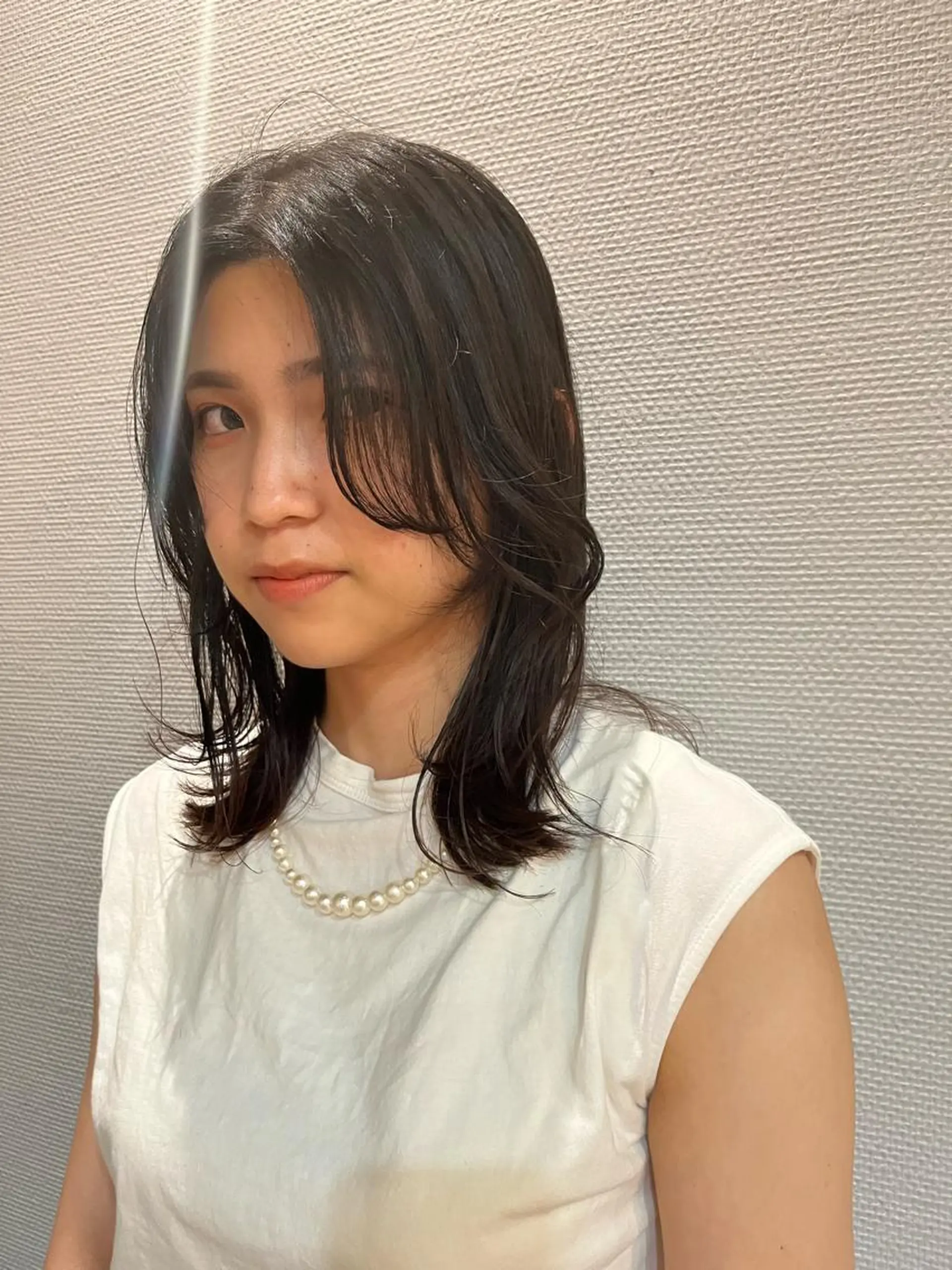 ミディアム くびれヘア レイヤーカット かわい りほのヘアスタイル