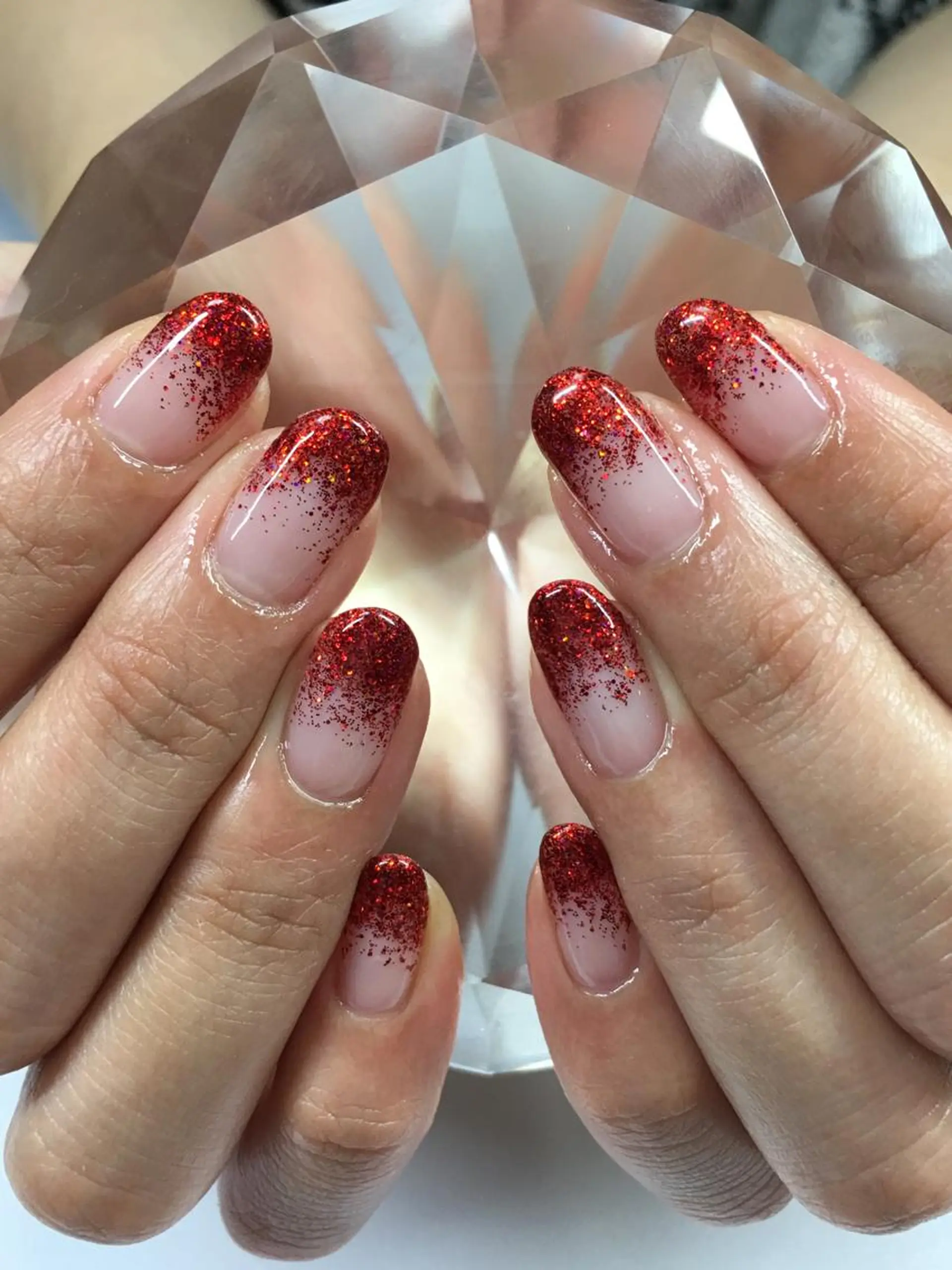 ネイル グラデーション キラキラネイル ラメ(グリッター) ラメグラデーション 赤色 glow_ nailのネイルデザイン