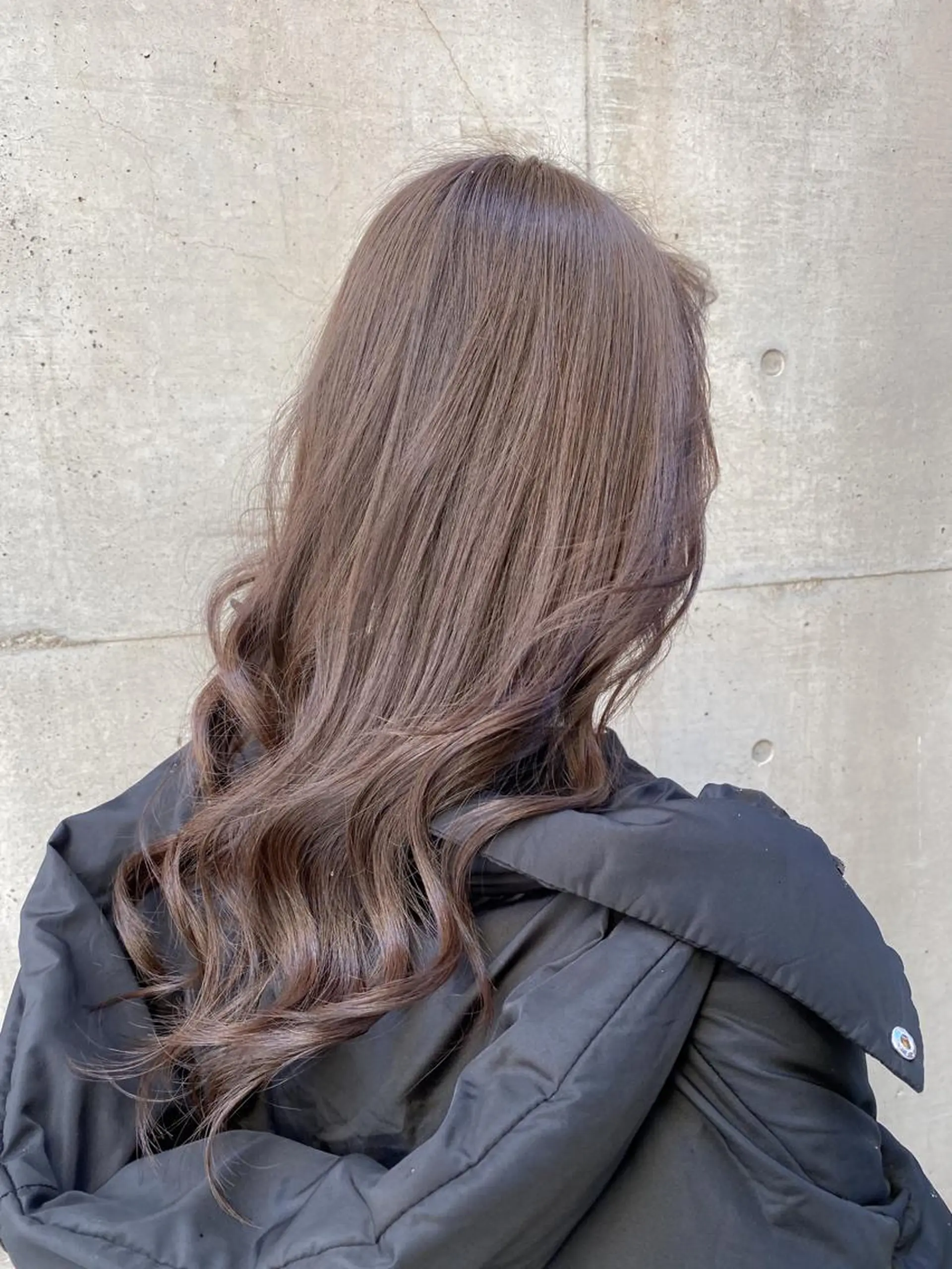 セミロング カラー アッシュ ブリーチ イルミナカラー ミルクティーアッシュ 【透明感、艶髪】西村 有司のヘアスタイル