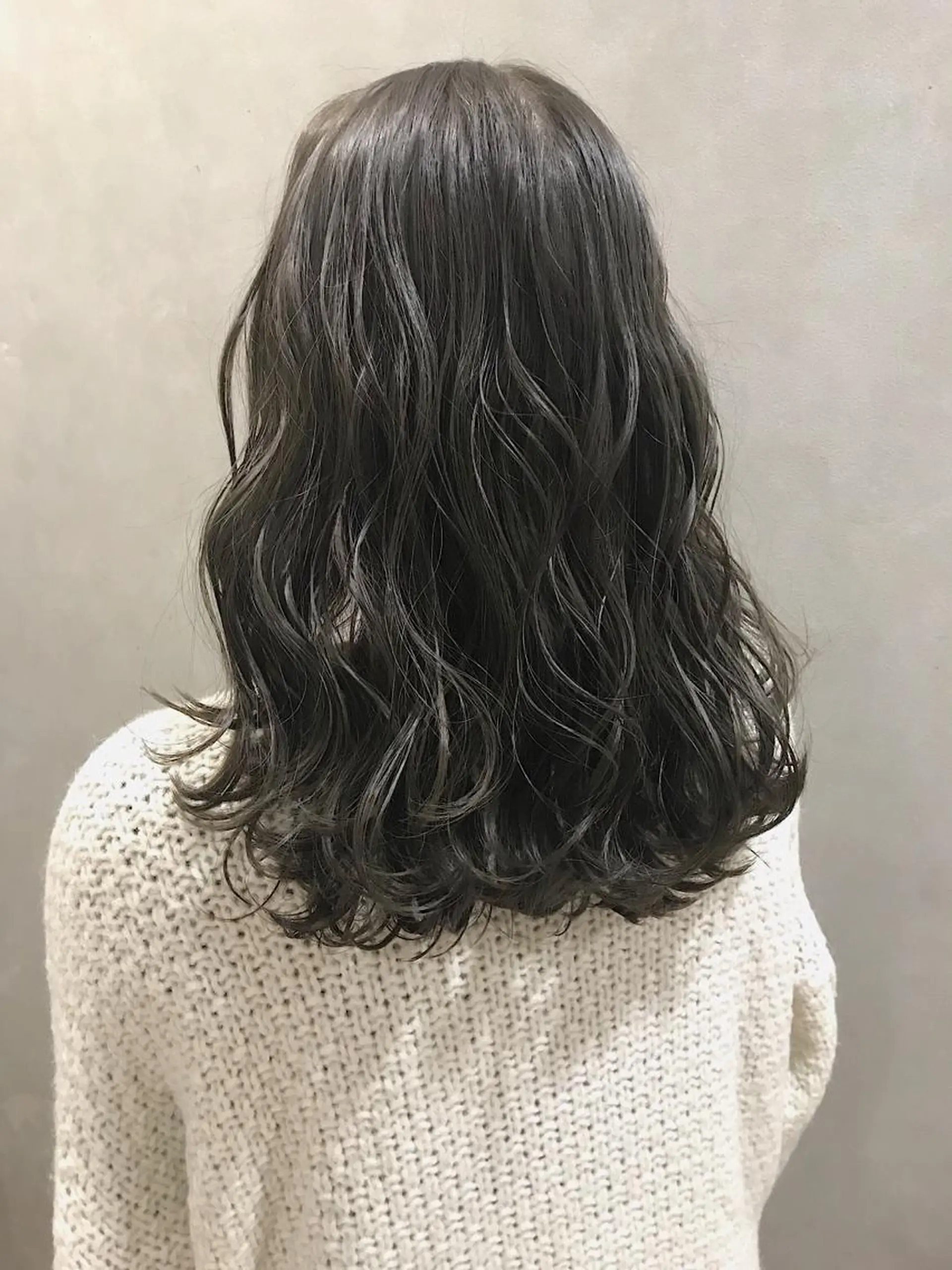 セミロング カラー ヘアアレンジ グレージュ カット ヘアカラー トリートメント lani ブリーチ /ダブルカラーのヘアスタイル