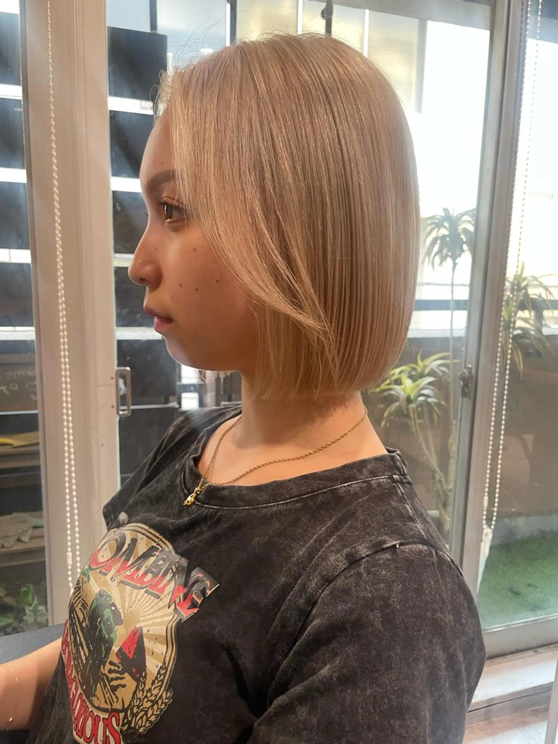 ミディアム カラー ヘアカラー トリートメント ヘッドスパ 🦋ハイトーンボブ ショート🦋トシキのヘアスタイル