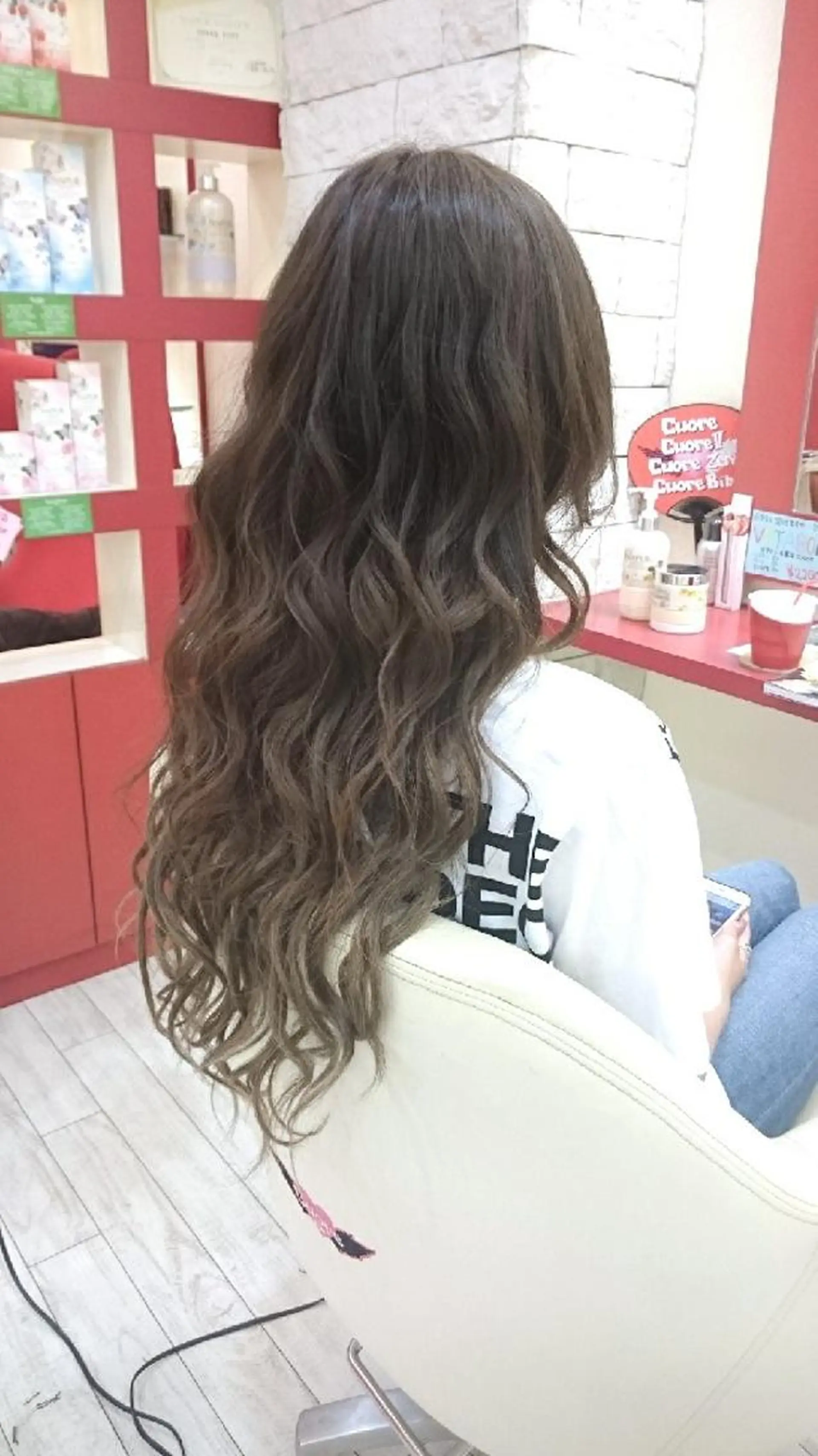 ロング カラー ブリーチ グラデーションカラー エクステ エクステ Le Lien カジのヘアスタイル