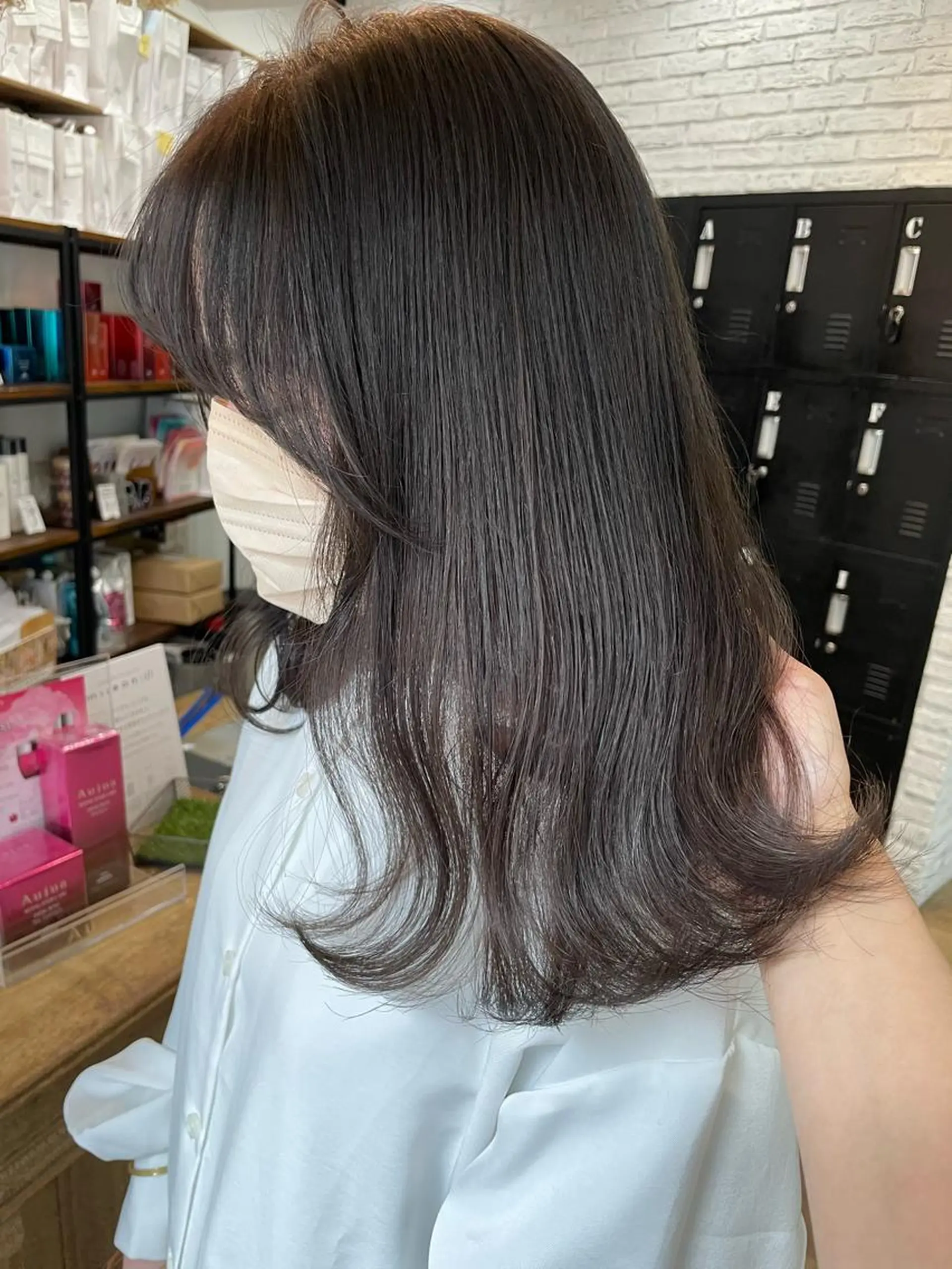ミディアム カラー ヘアカラー salowin梅田所属・レイヤー/顔周り /AKARIのヘアスタイル