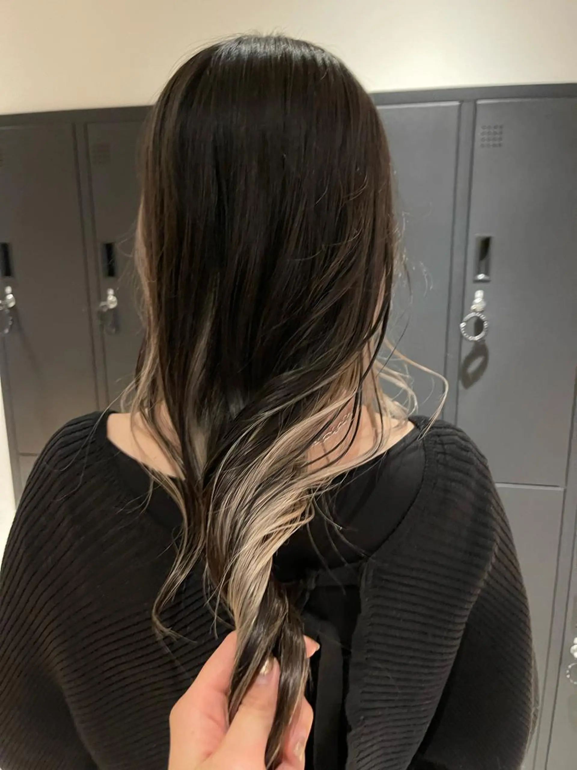 ロング カラー 🫧うる艶レイヤー /グレージュ🪐リサのヘアスタイル