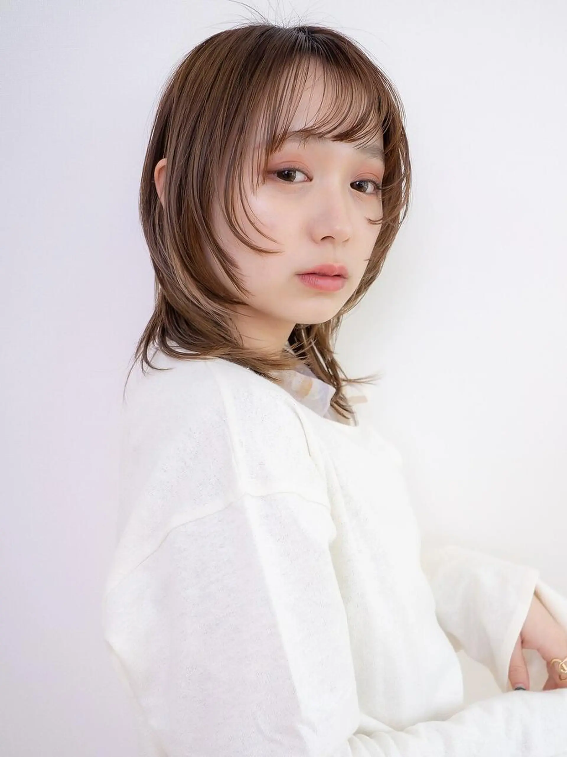セミロング カラー セミロングパーマ ブリーチ イヤリングカラー ハイライトカラー イルミナカラー BASSA 下井草店のヘアスタイル