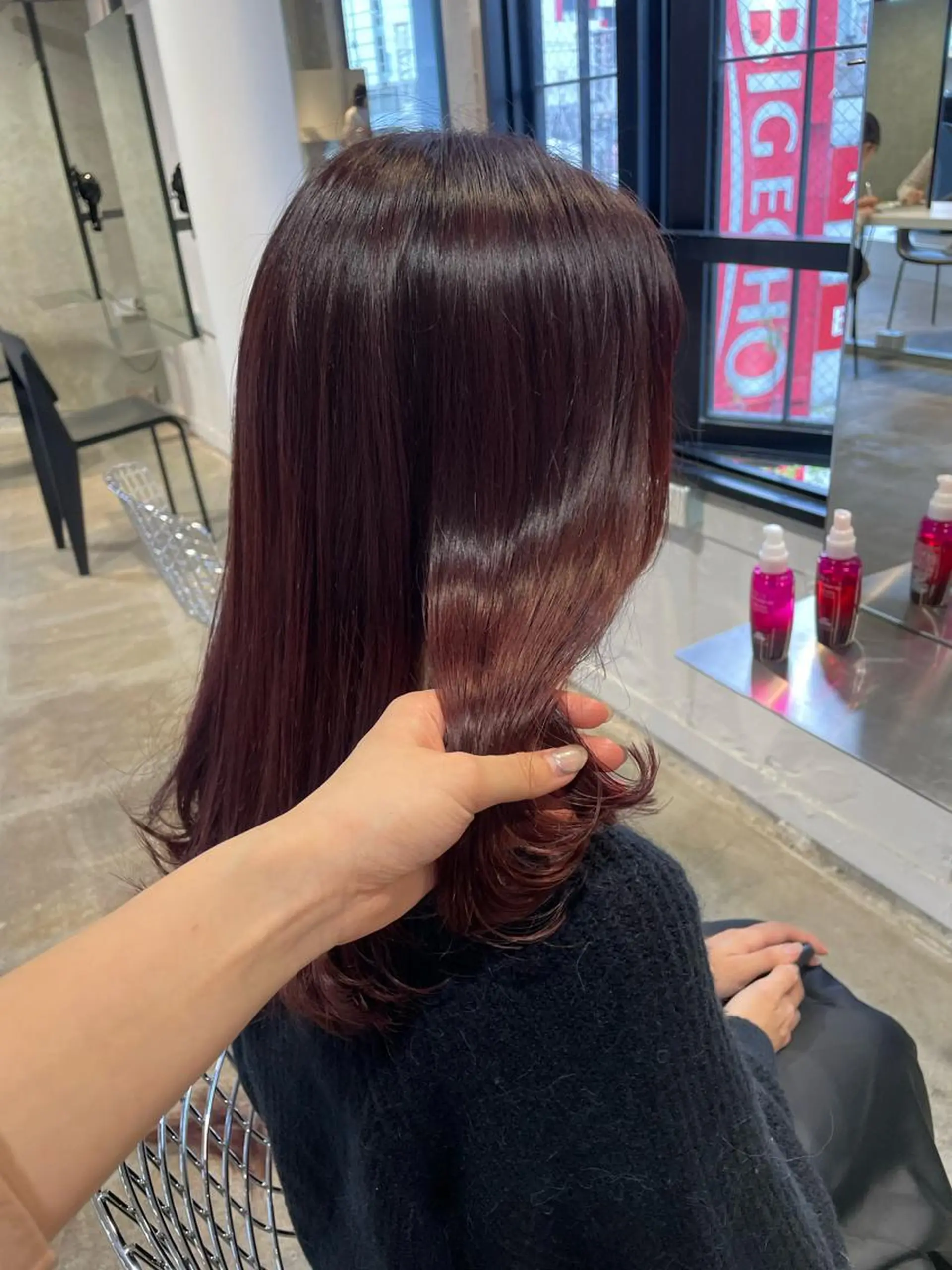 ロング カラー 佐藤 永夏のヘアスタイル