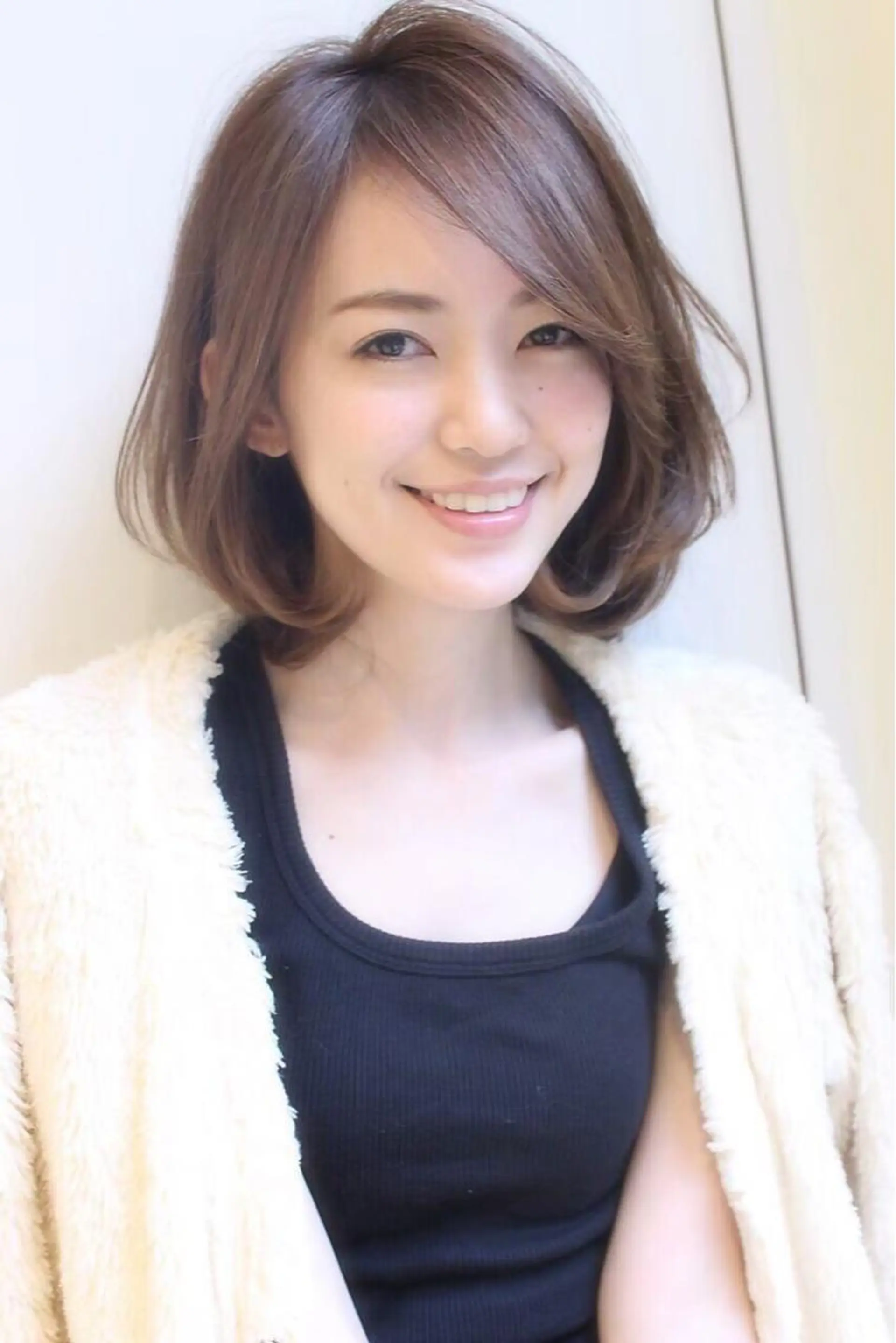ミディアム 韓国／ハッシュカット ／透明感カラー／金野のヘアスタイル