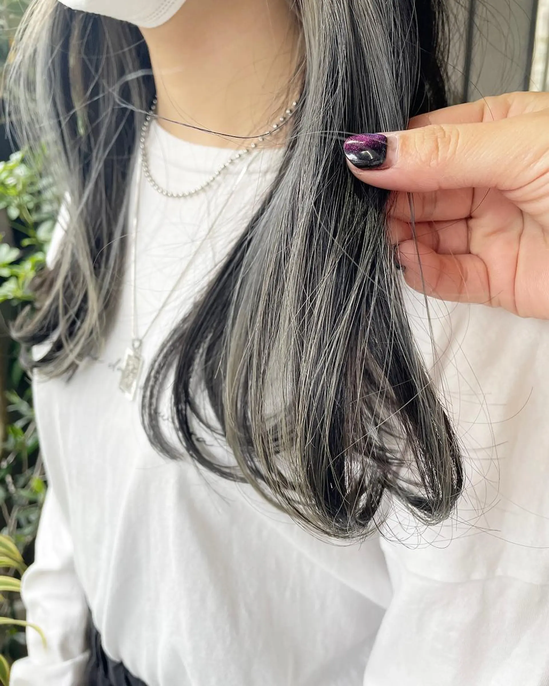 セミロング カラー ブリーチ シルバー bloom yumaのヘアスタイル