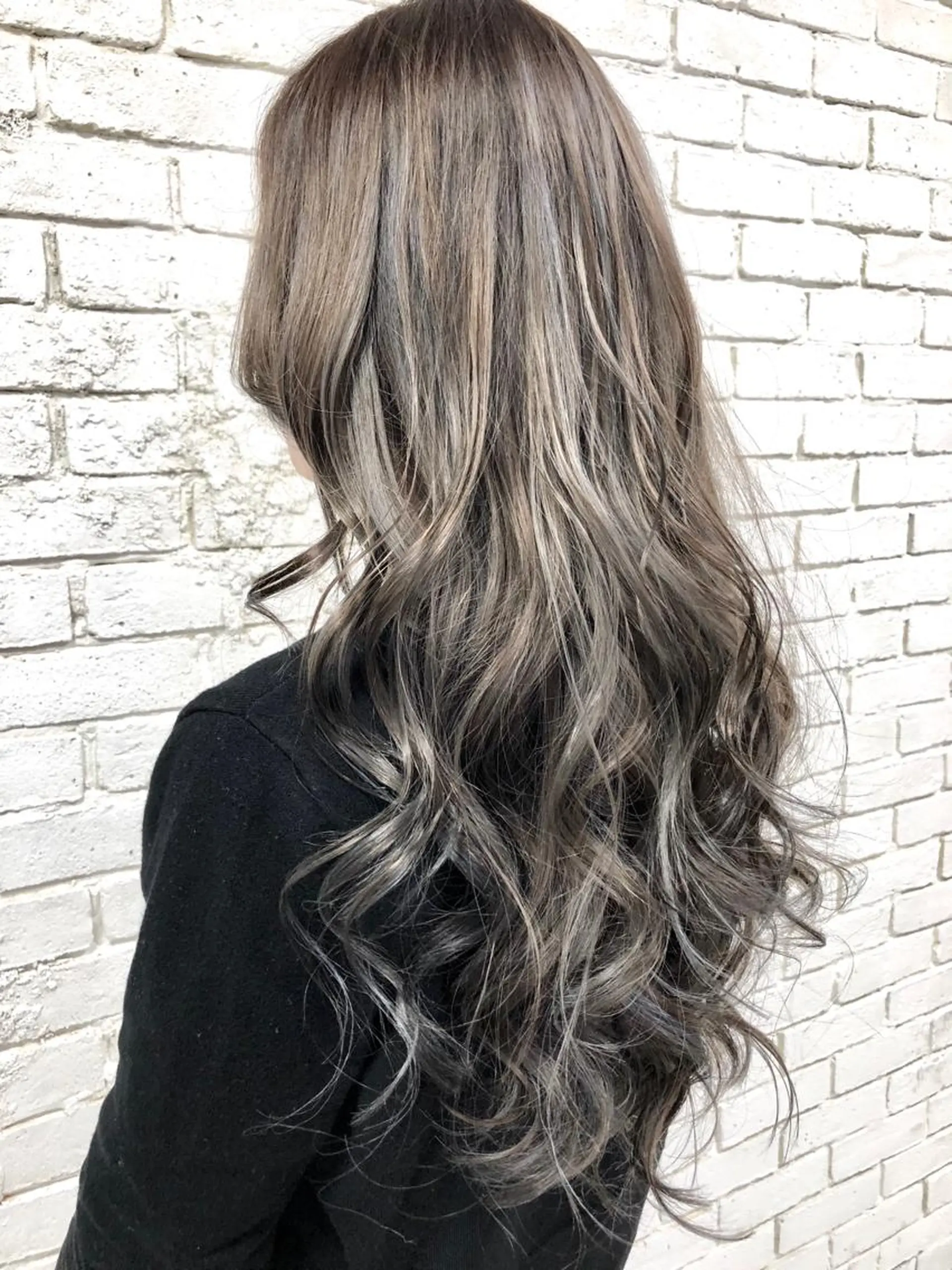 ロング 外国人風カラー ハイライト レイヤーカット 小澤大輔 YOLO hairのヘアスタイル