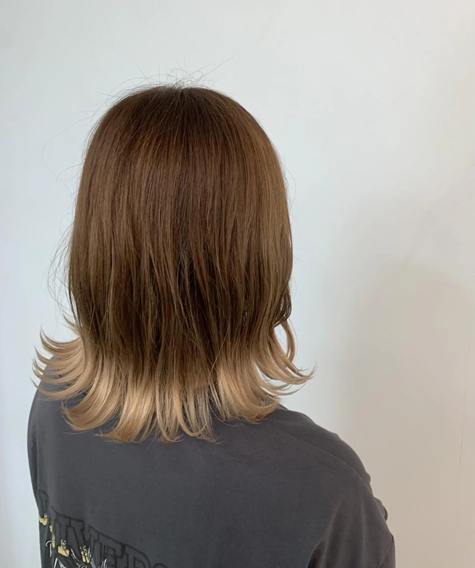 ミディアム 黒岩 真那花のヘアスタイル