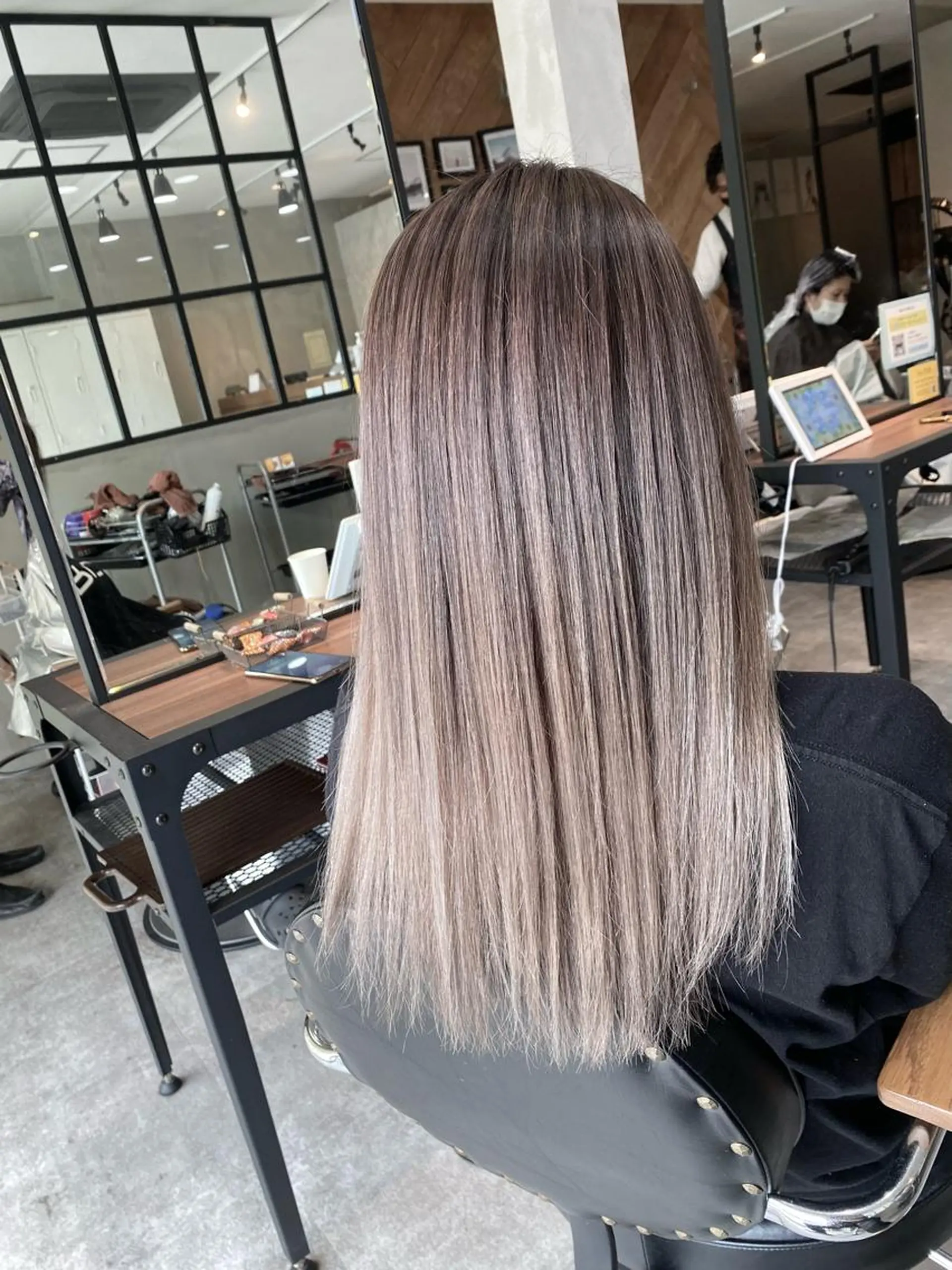 ミディアム カット ヘアカラー lafithhair ruu.南本庄のヘアスタイル