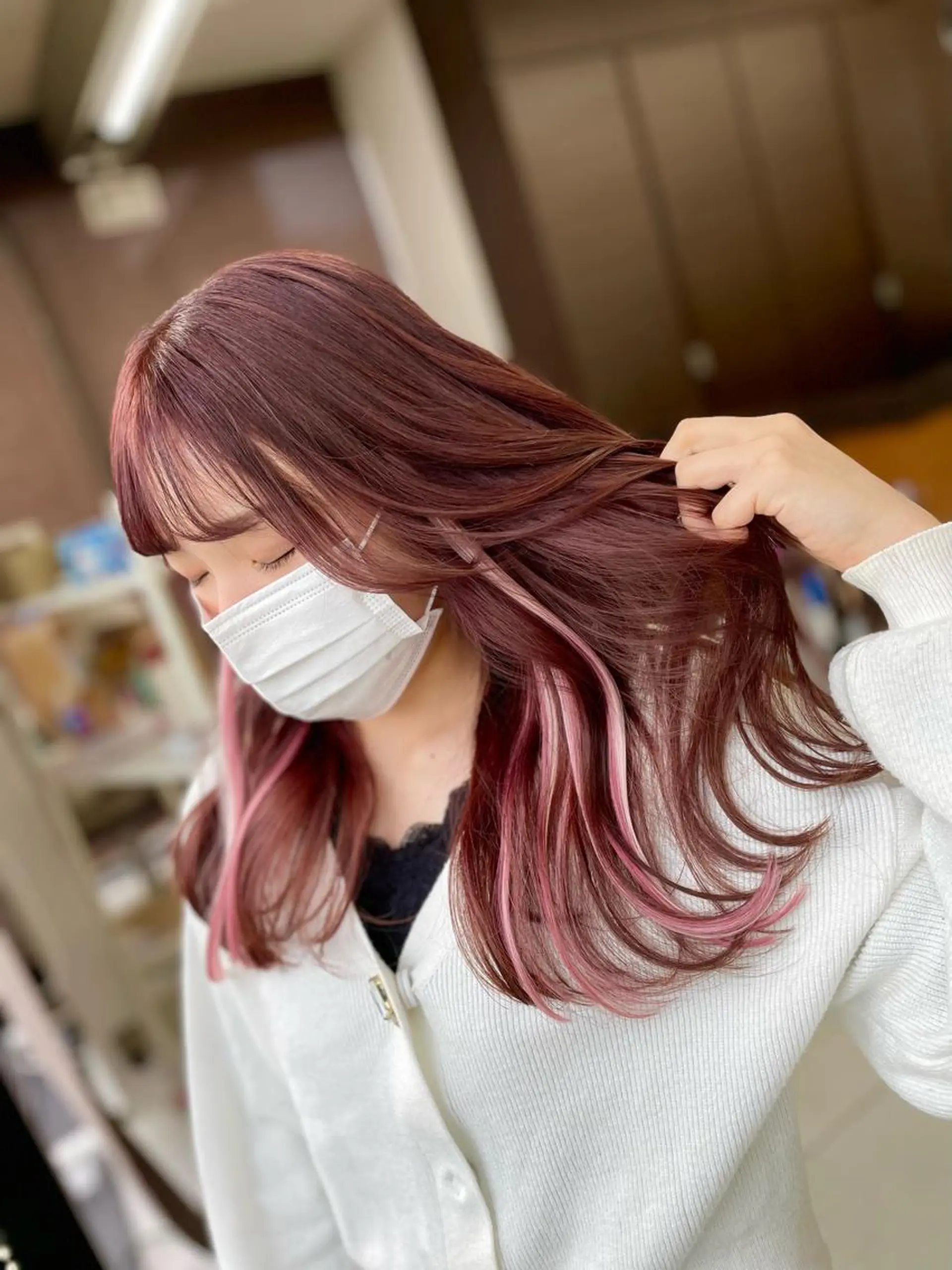 セミロング カラー ブリーチ 透明感カラー インナーカラー ラベンダーカラー ラベンダーピンク 今井 勝也のヘアスタイル