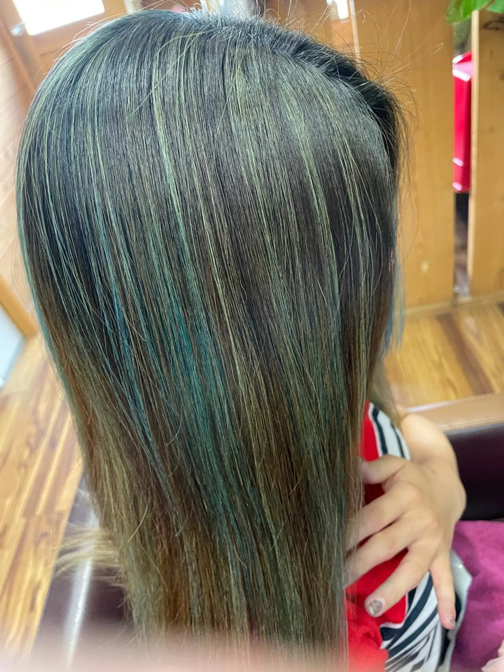 セミロング カラー ブルーカラー ハイライトカラー ハイライト 後藤 健史のヘアスタイル