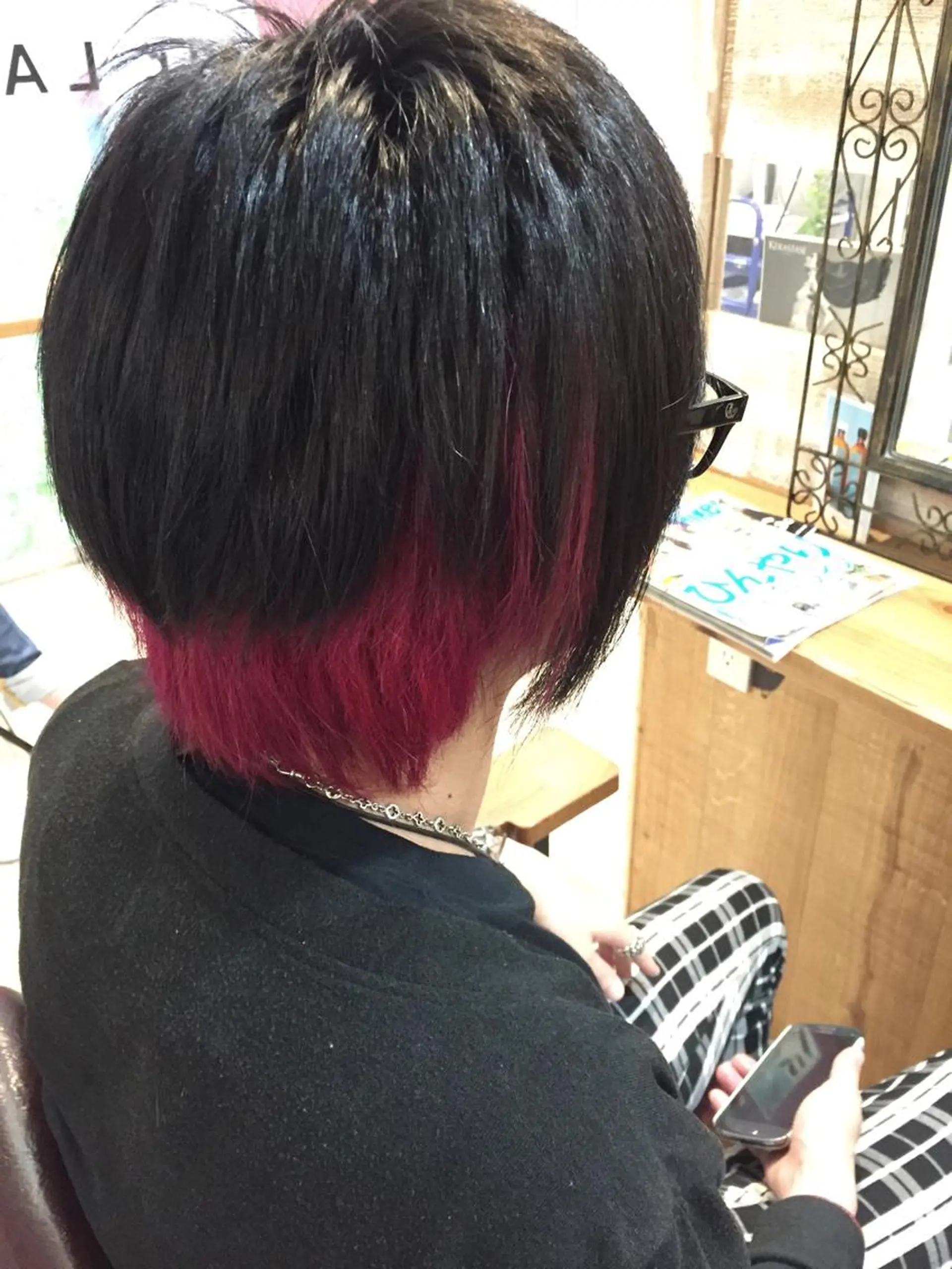 ショート カラー ブリーチ インナーカラー ヘアカラー 中川 仁のヘアスタイル