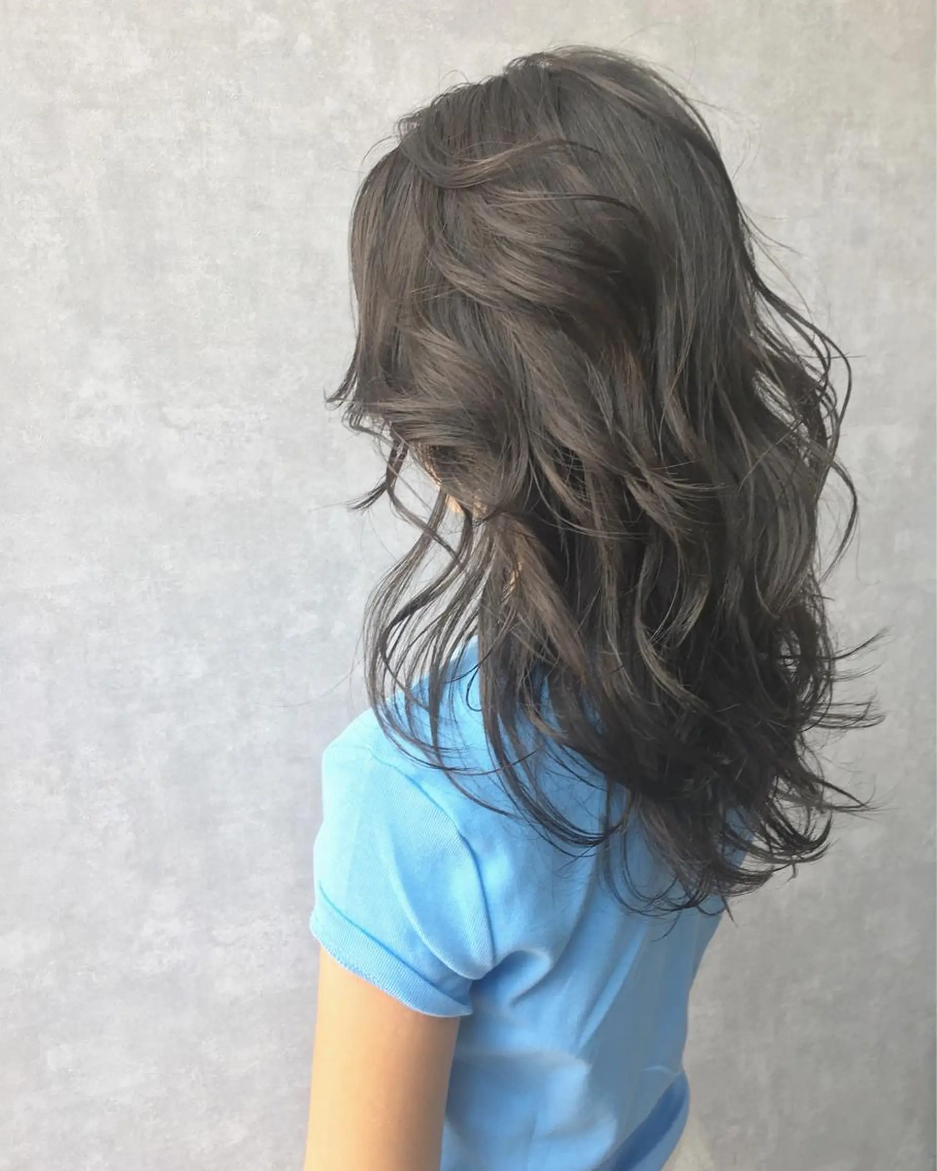 セミロング カラー ブルーカラー ブルージュ レイヤーカット BLend 渋谷のヘアスタイル