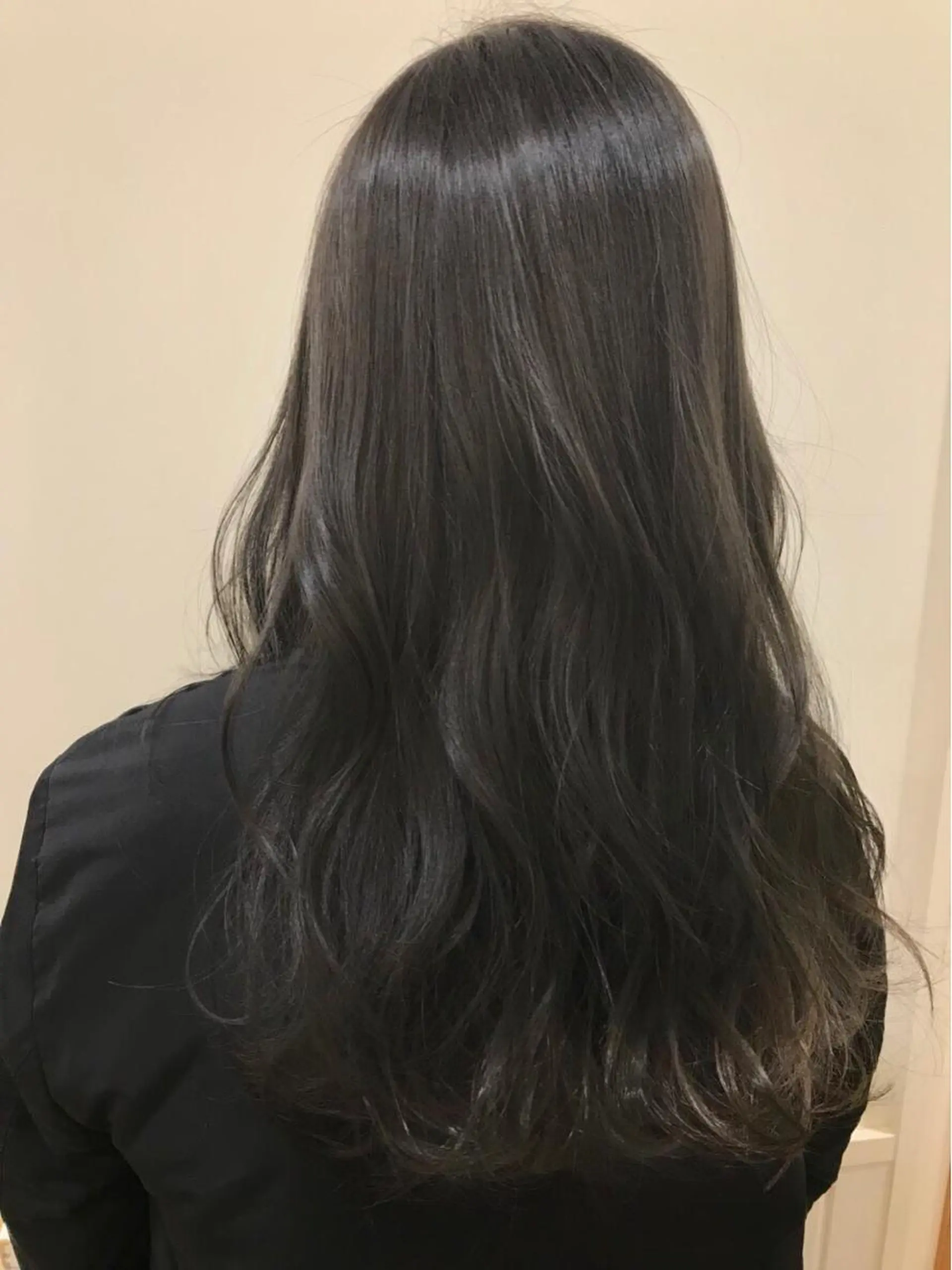 ロング カラー 透明感カラー グレージュ カット ヘアカラー トリートメント ぱつっとボブ/ 小野あかねのヘアスタイル