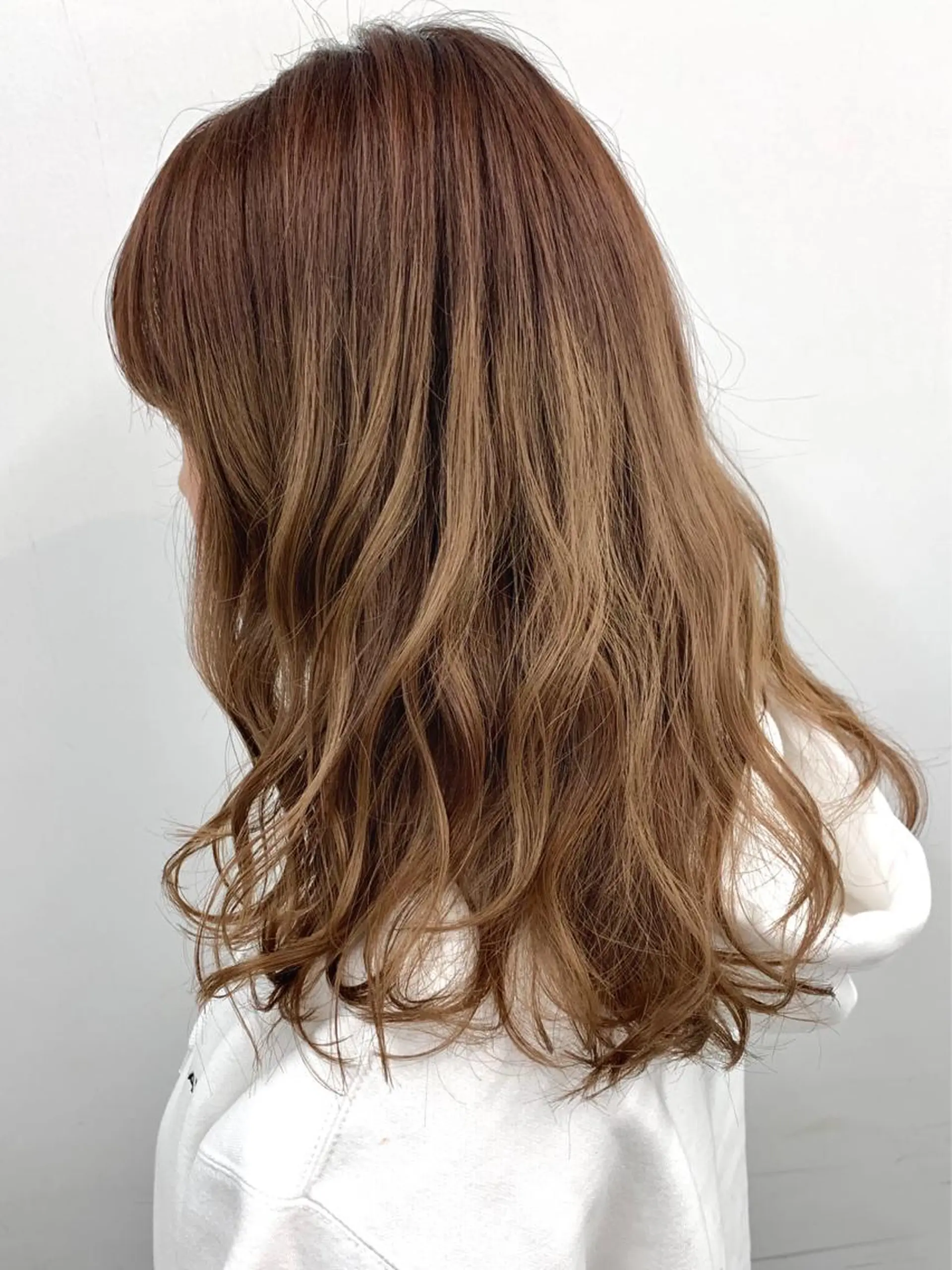 ミディアム LEBEN所属・leben serikaのヘアスタイル