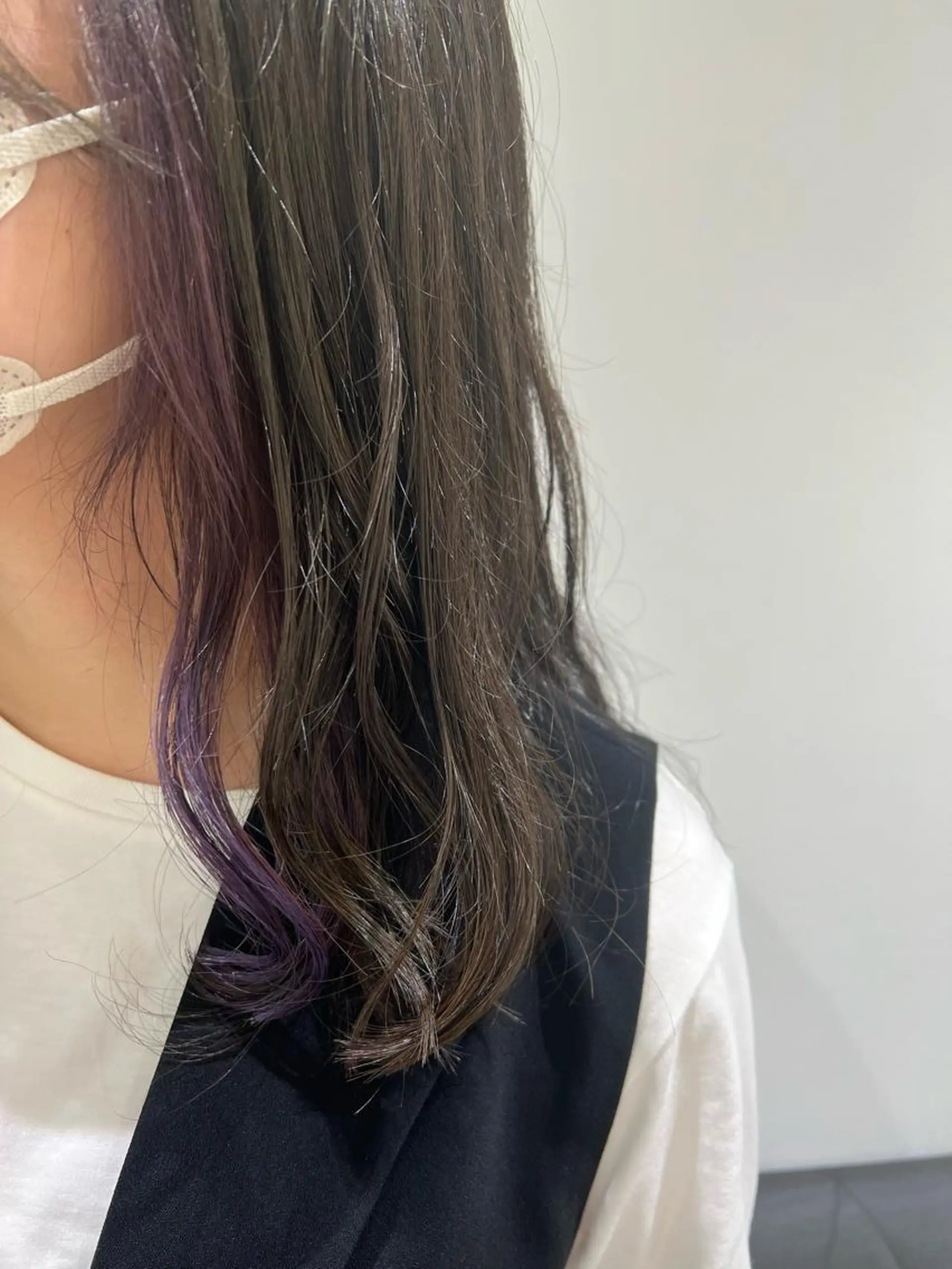 セミロング カラー 透明感カラー イヤリングカラー ラベンダーカラー ヘアカラー トリートメント 【暖色カラー特化】 中山由梨のヘアスタイル