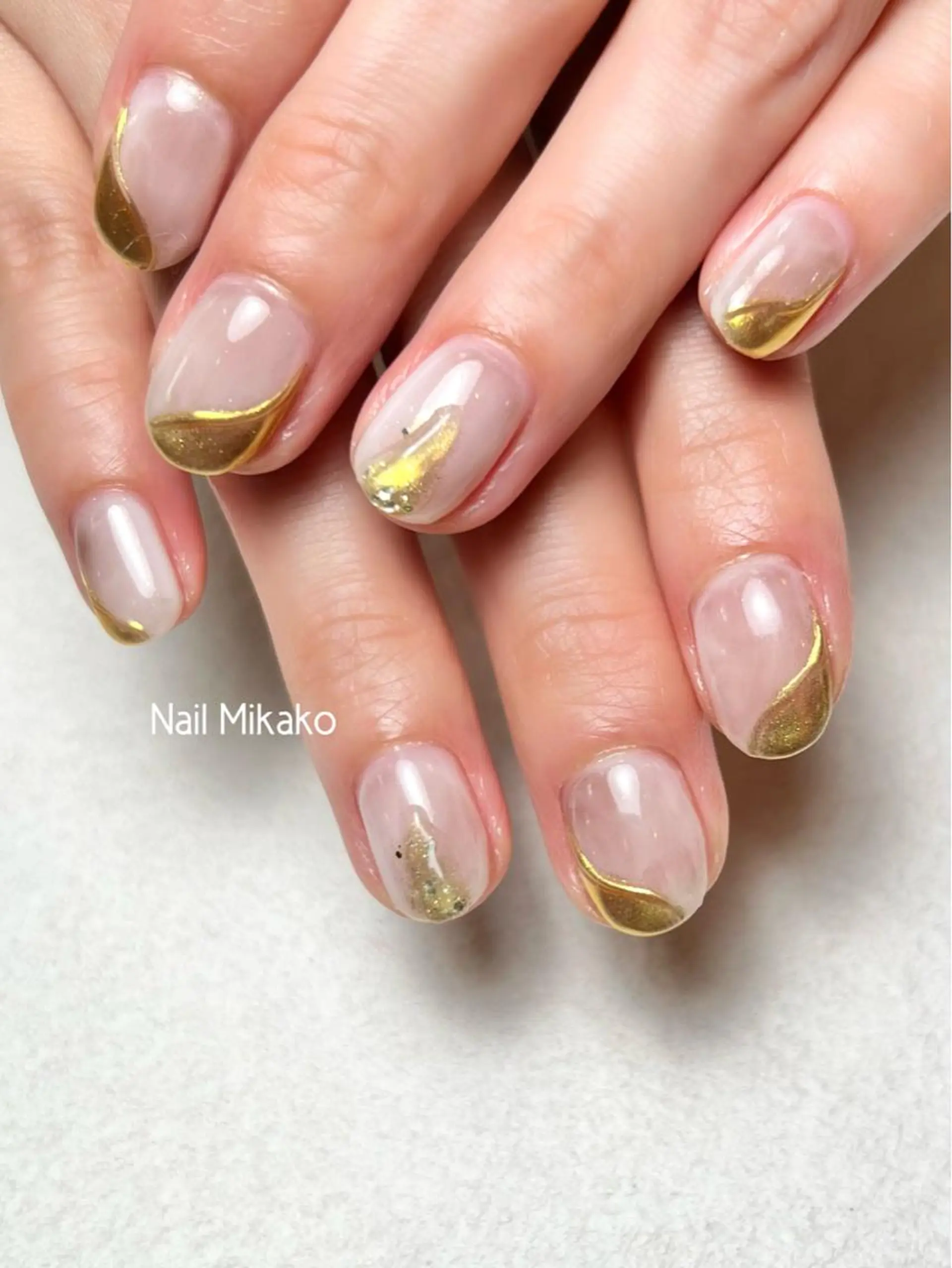 ネイル ミラーネイル ニュアンスネイル ぷっくりネイル Nail Mikakoのネイルデザイン