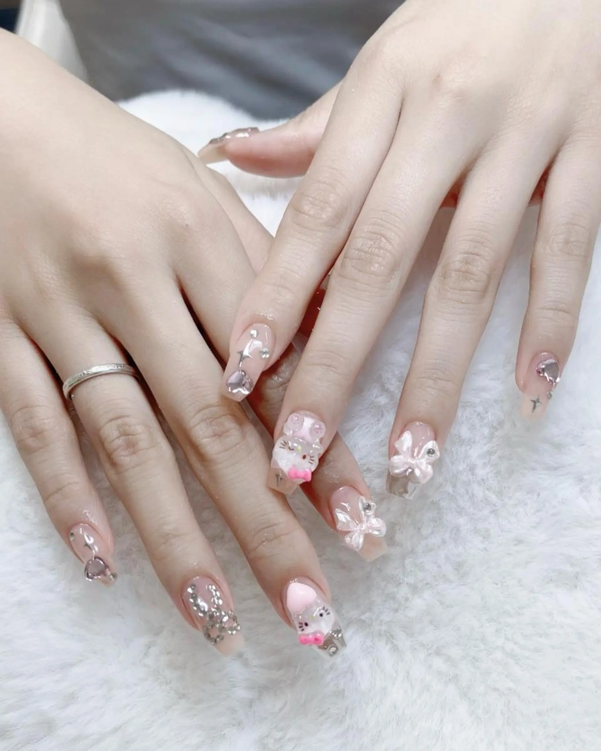 ネイル チークネイル キラキラネイル 韓国ネイル ワンホンネイル ハンドネイル Kanoネイル 大宮店のネイルデザイン