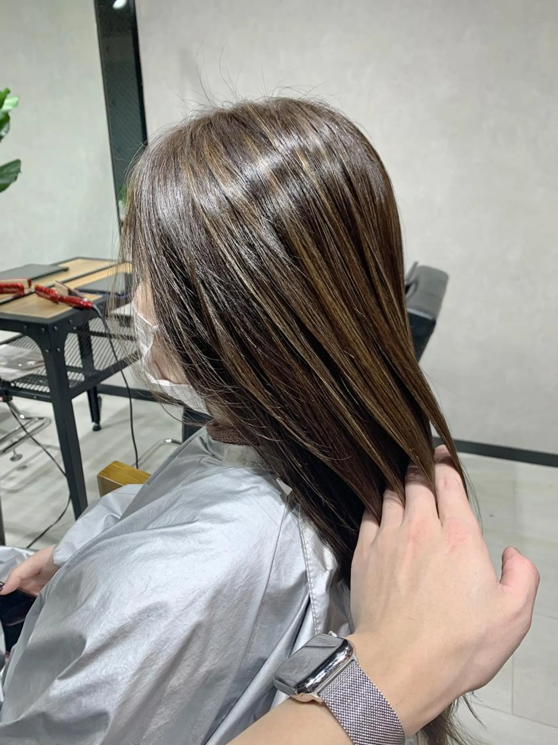 セミロング カラー ヘアアレンジ ブリーチ ケアブリーチ ハイライトカラー ハイライト カット ヘアカラー トリートメント 岡崎勇人/レイヤー/ 韓国/ケラチンTRのヘアスタイル