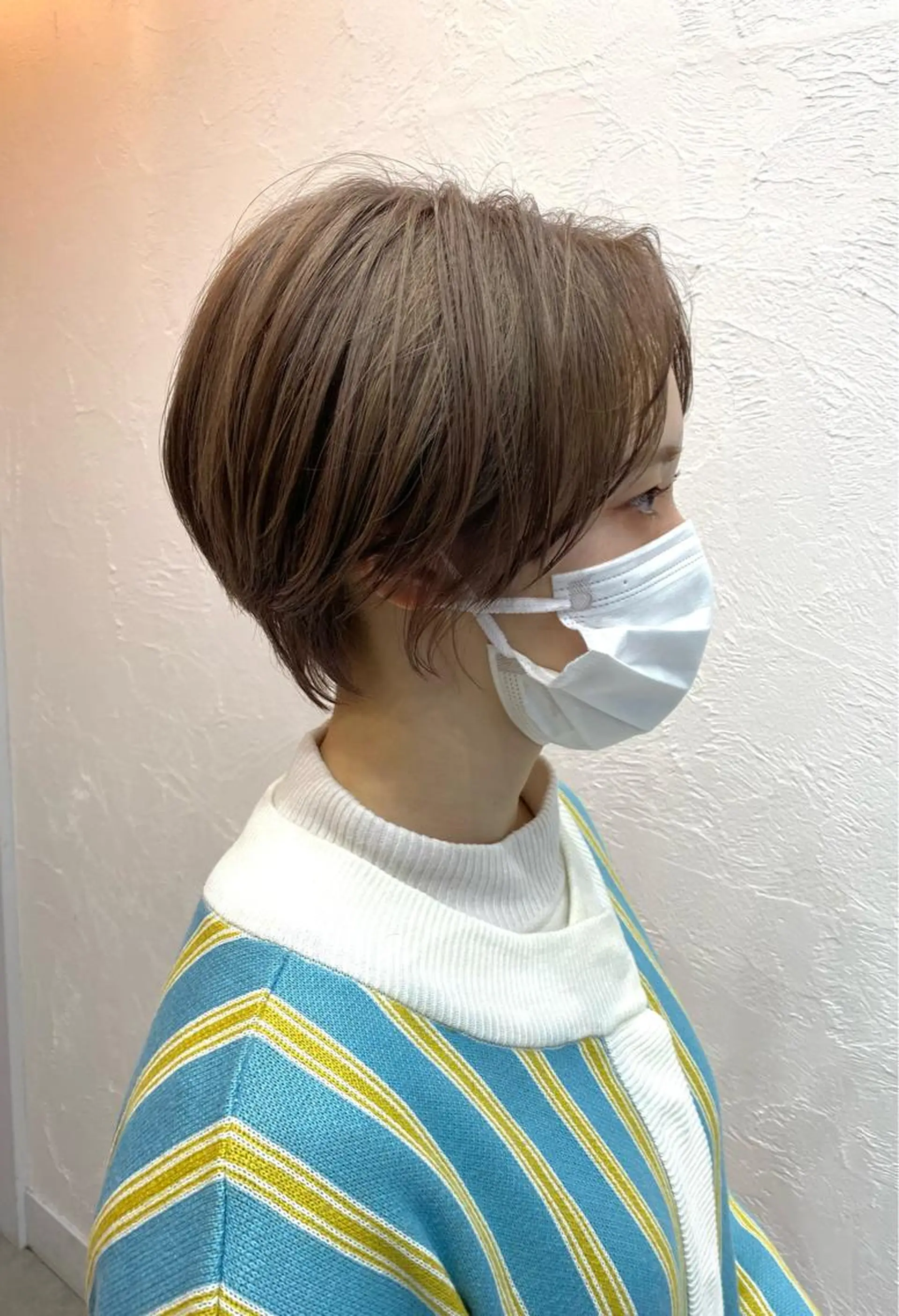 ショート カラー ベージュカラー ブリーチ ケアブリーチ ハイトーンカラー ミルクティーベージュ 中田 敏明のヘアスタイル