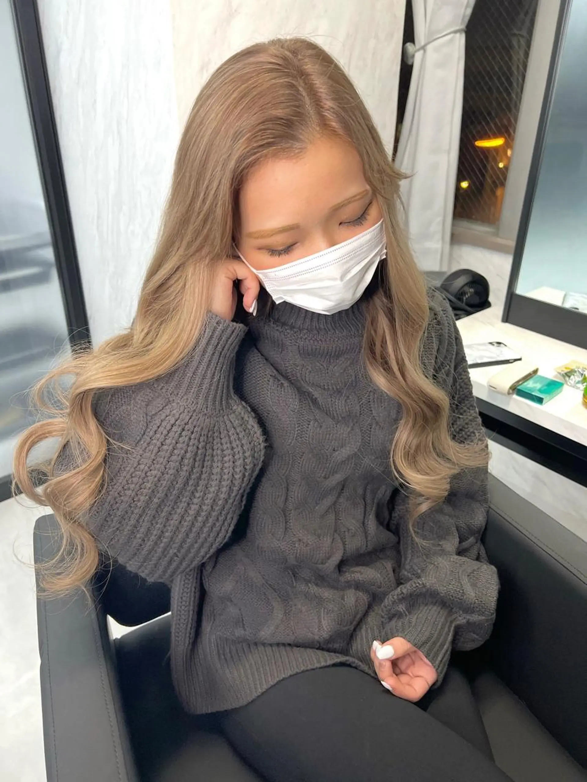 ロング カラー シールエクステ ハイトーンカラー エクステ シールエクステ特化 ハイトーン、NANAのヘアスタイル