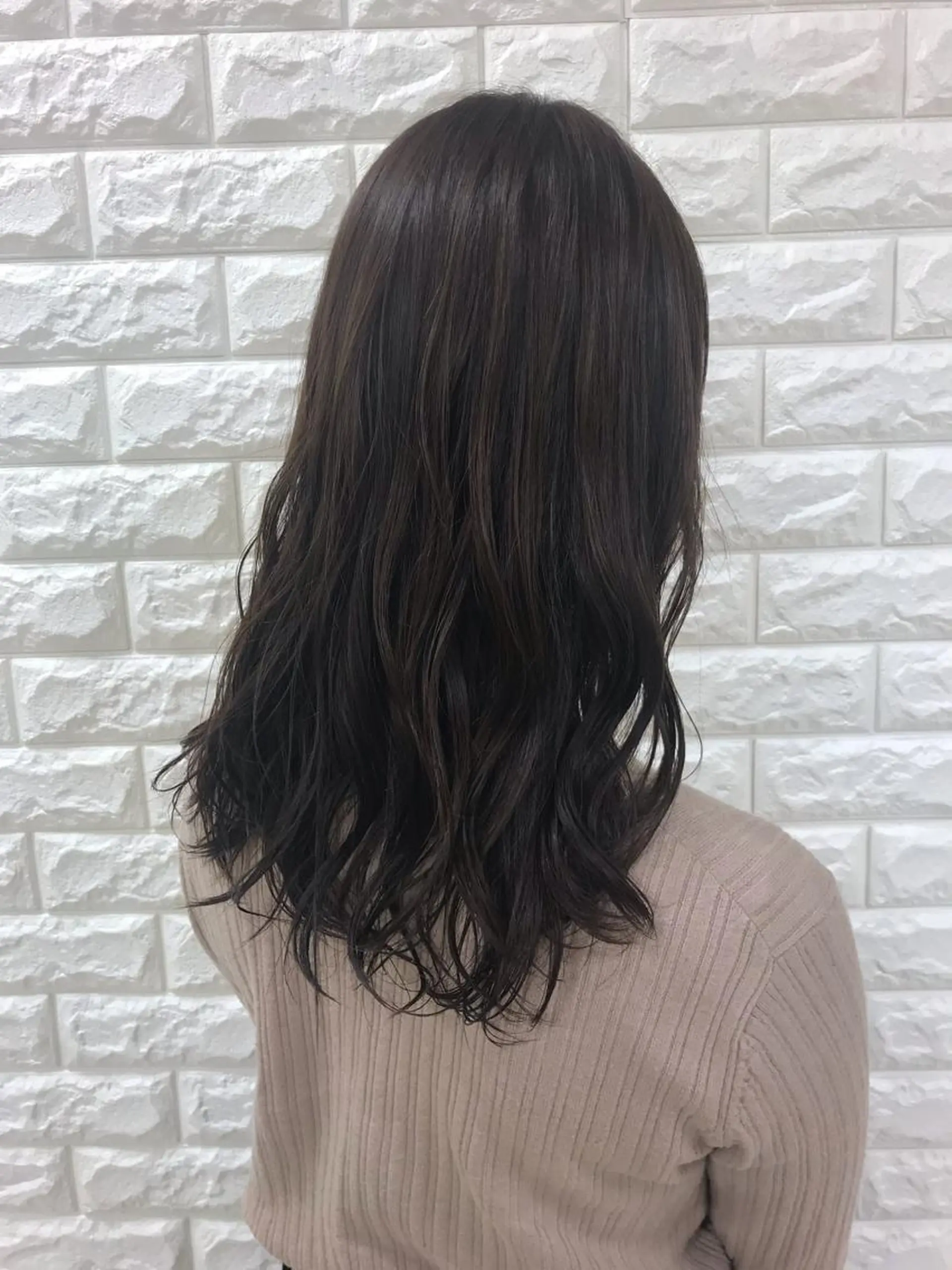 セミロング カラー 顔まわりカット✄ ベージュカラー🧸のヘアスタイル