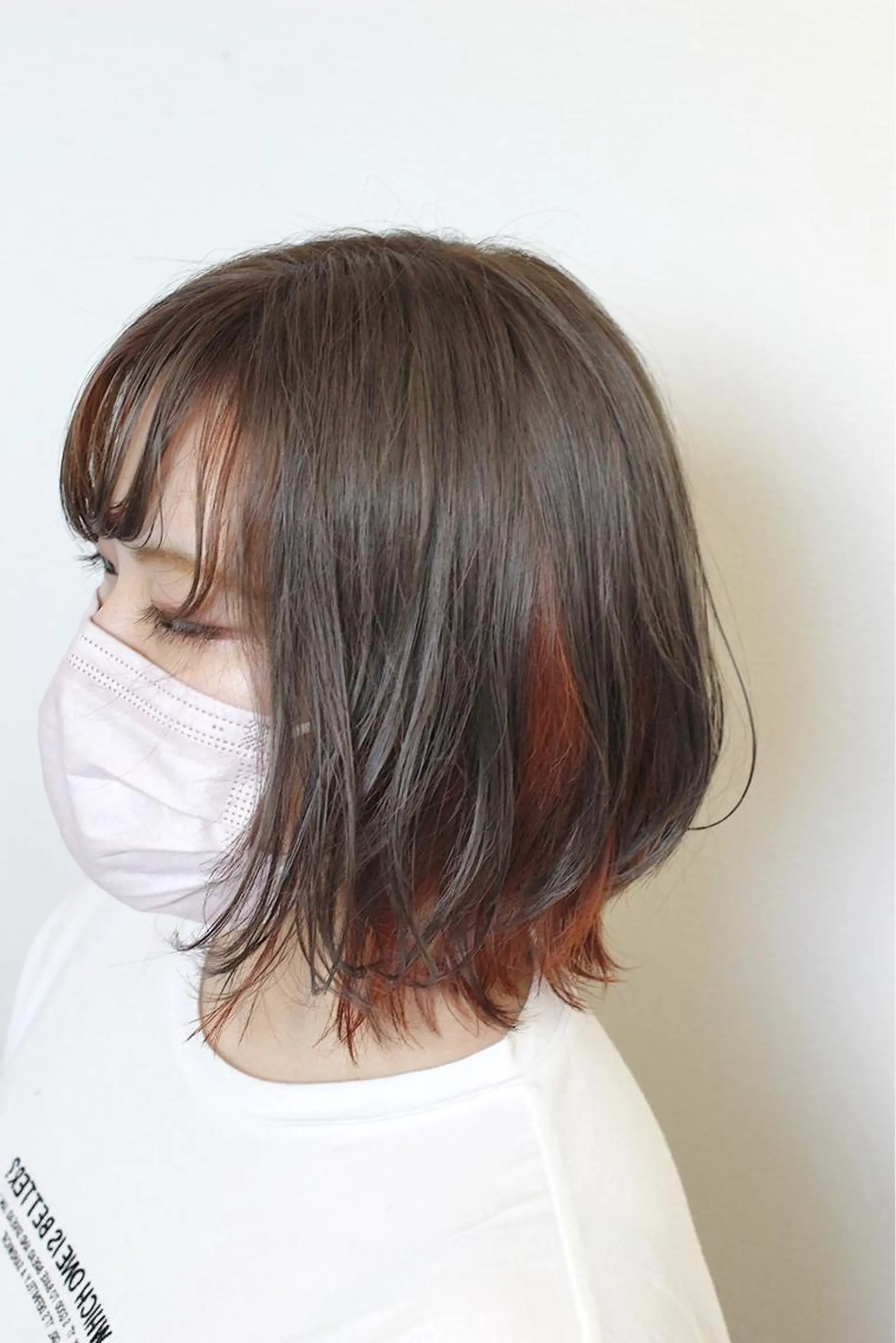 ショート カラー グレージュ オレンジ シルバー シルバーグレージュ 外ハネヘア ヘアカラー 土居 正季のヘアスタイル