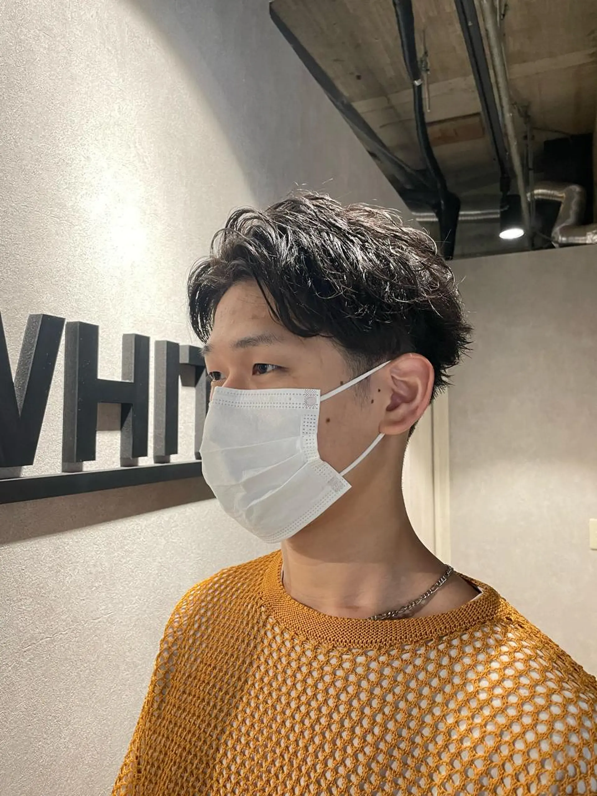 ショート カラー パーマ ヘアアレンジ メンズ アップバング カット _WHITE / KENTOのヘアスタイル