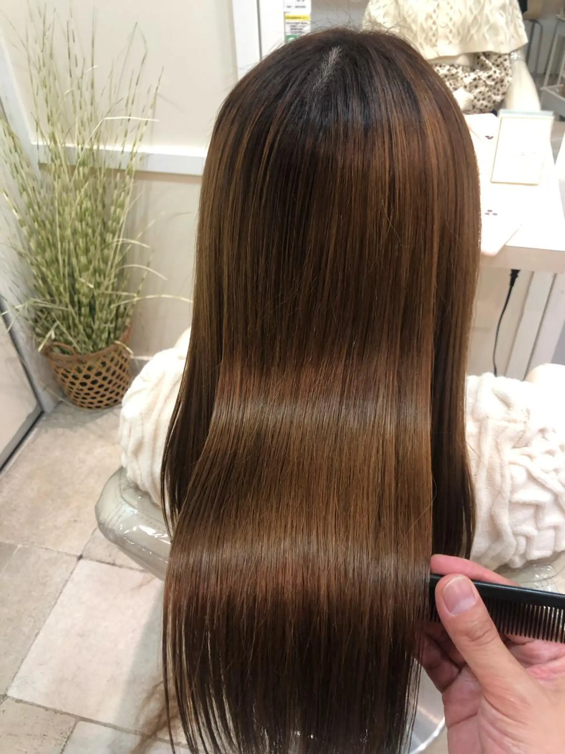 セミロング パーマ カット 縮毛矯正 トリートメント 須賀 一美のヘアスタイル