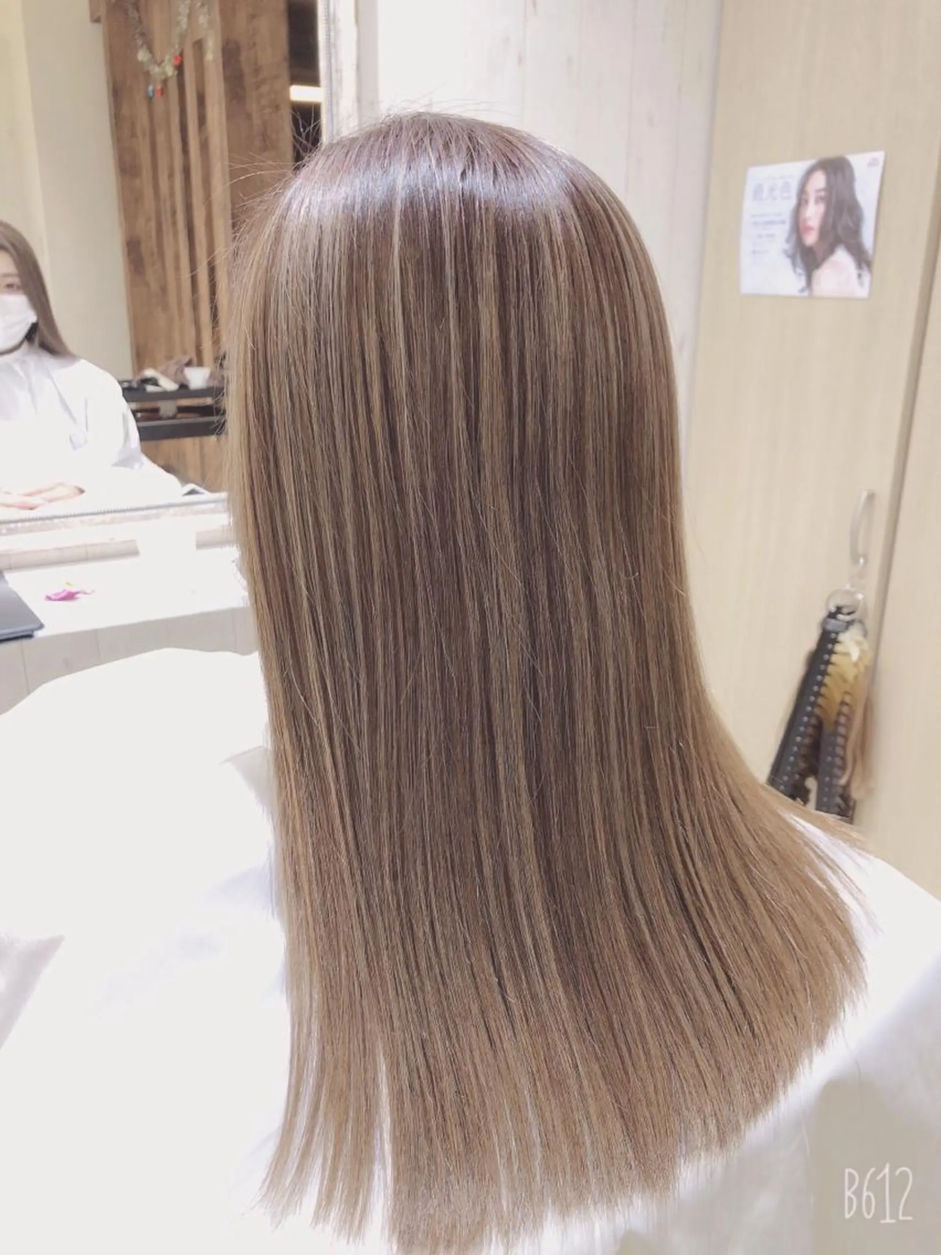 セミロング ワンレンボブ セミロングパーマ アッシュ ボブ くびれヘア 桜木町/西山竜一 /大人可愛い×美髪のヘアスタイル