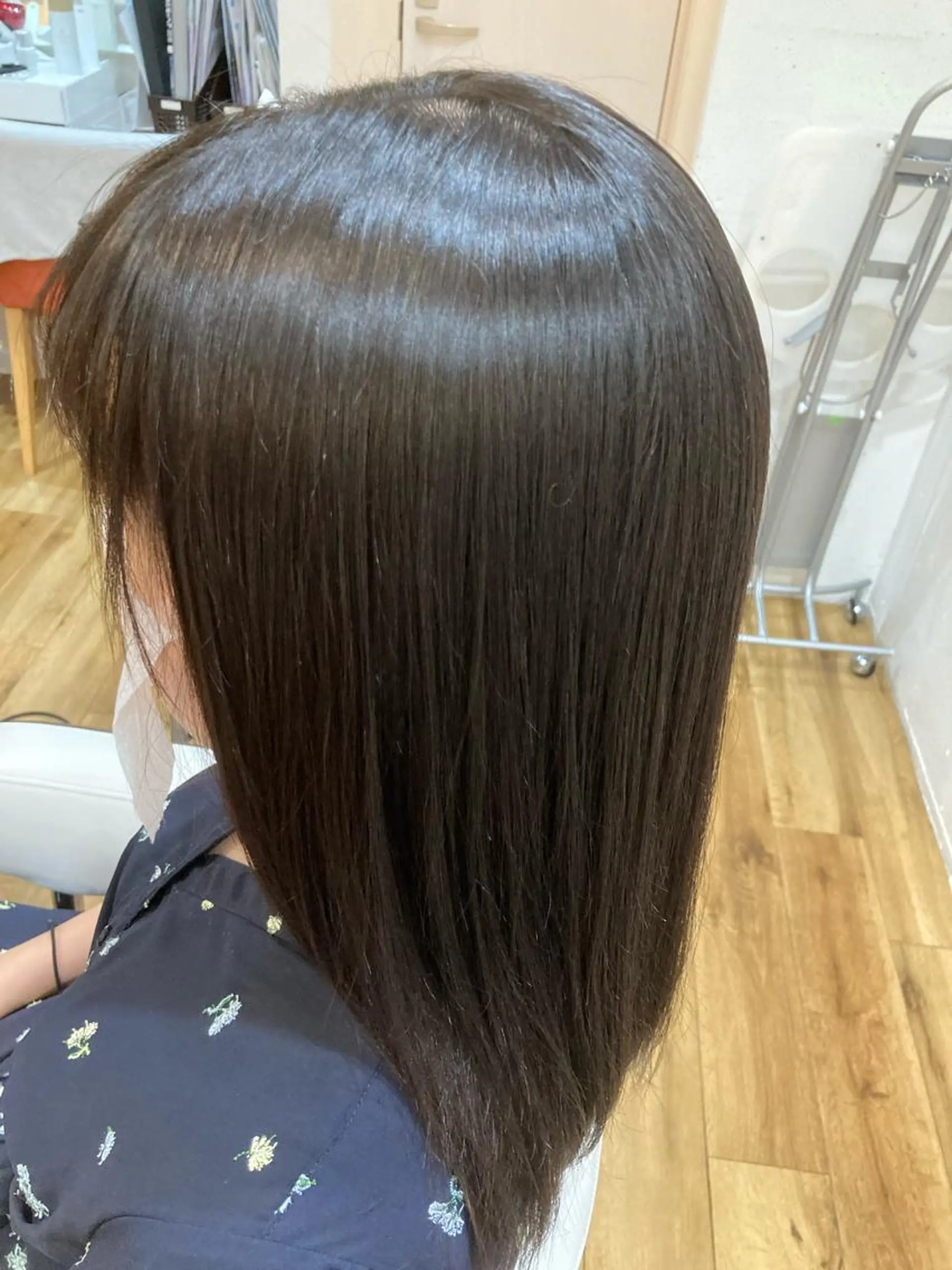 セミロング Keita 白髪ぼかしのヘアスタイル