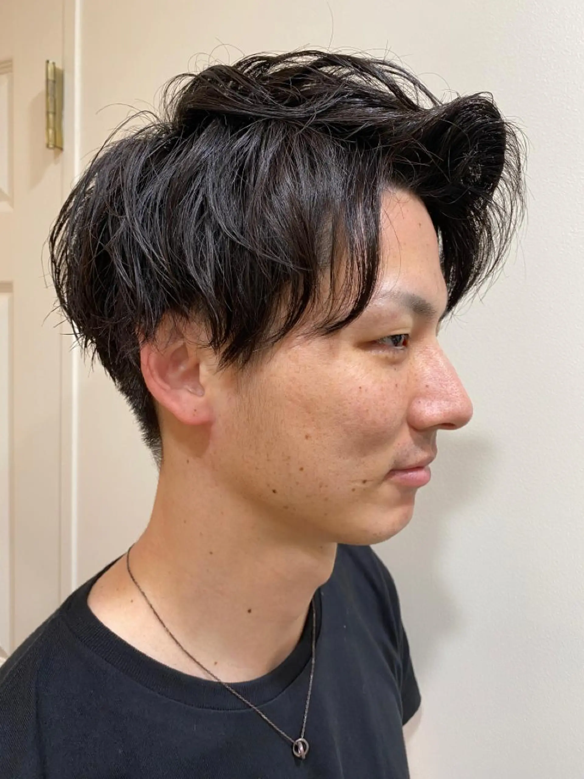 パーマ メンズ アップバング カット パーマ トリートメント RIKA韓国ヘア/く びれヘア/上品カラーのヘアスタイル