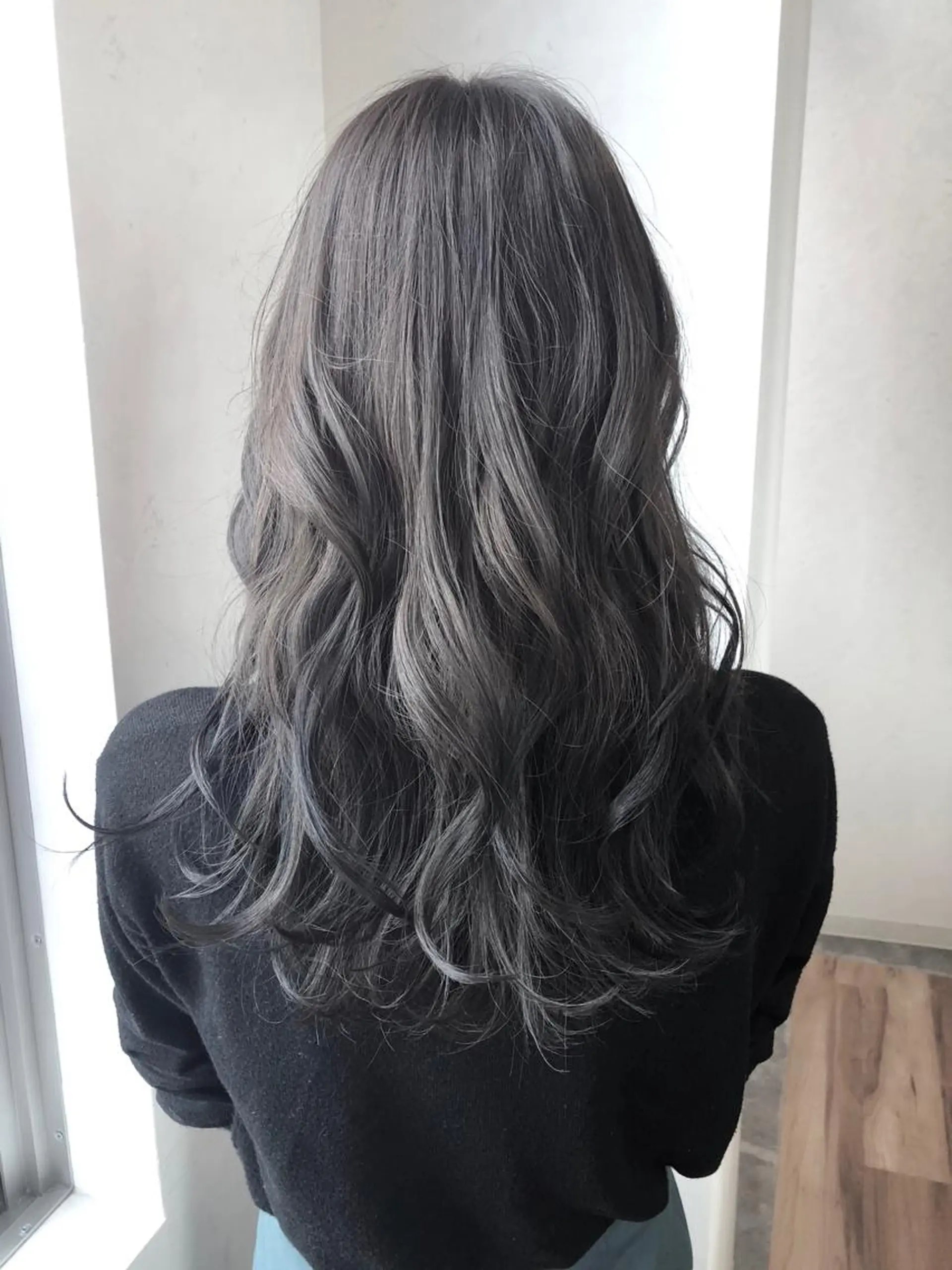 セミロング カラー グレージュ TOWA 野村　コウダイのヘアスタイル