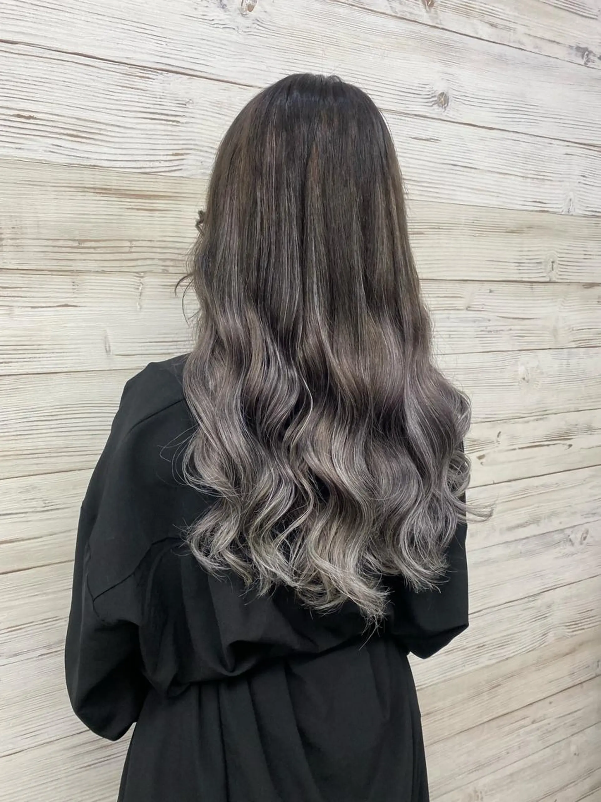 ロング カラー ヘアアレンジ アイブロウ ショートボブ 編み込みエクステ シールエクステ バレイヤージュ ベージュカラー LAVENDIA 初音のヘアスタイル