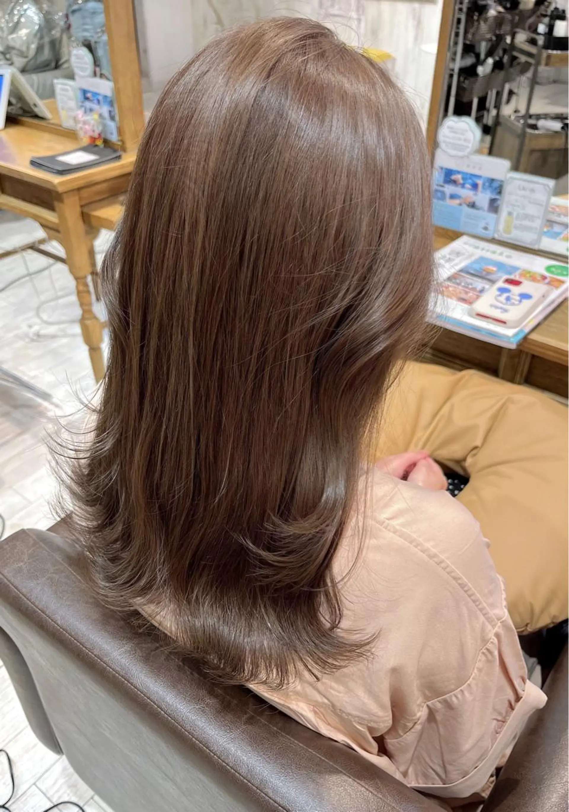 ロング カラー ベージュカラー ブラウンカラー ブラウンベージュ ショコラベージュ グレージュ 【韓国ヘア×透明感 カラー】笹谷 莉未のヘアスタイル