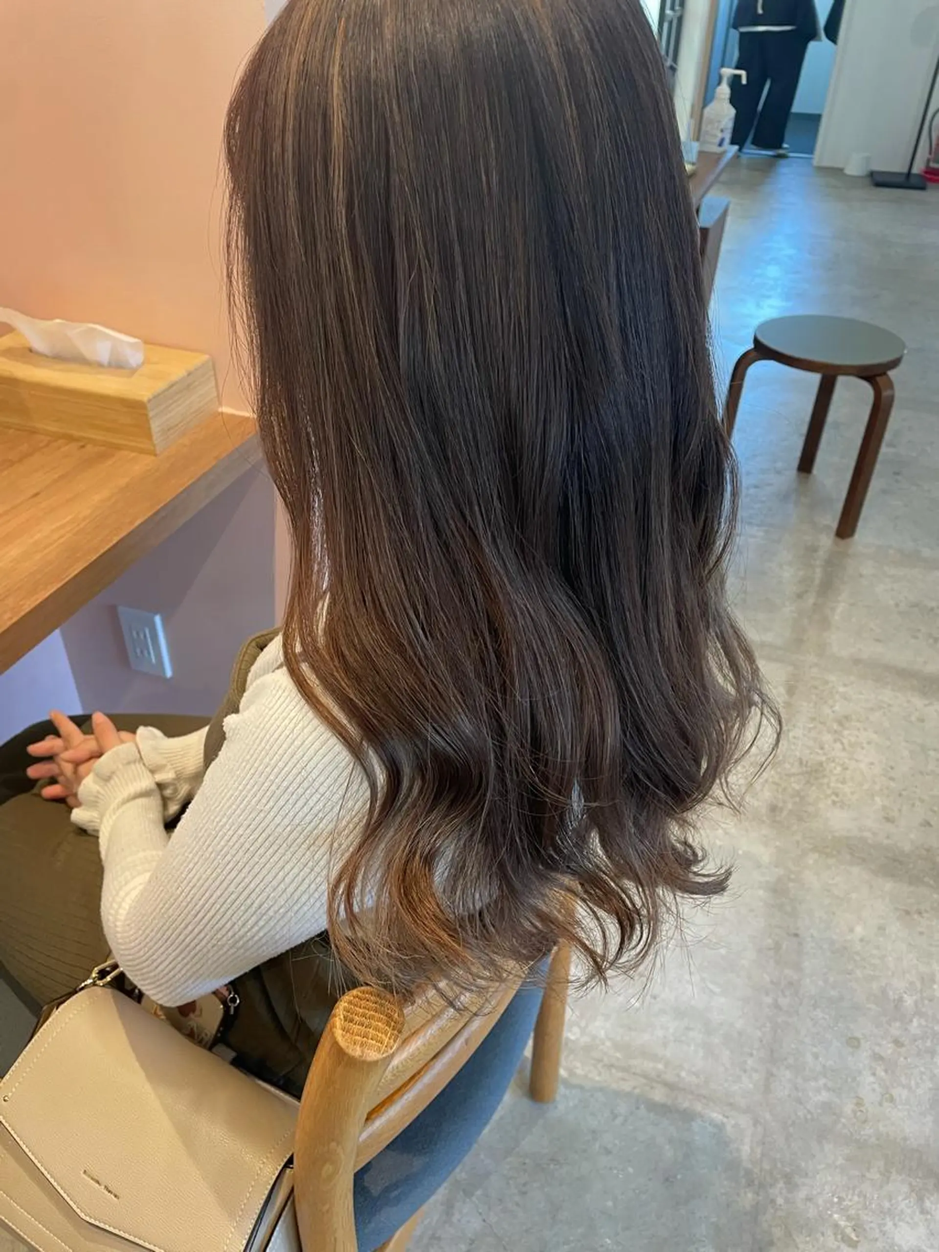 セミロング カラー グレージュ ハイライトカラー ラベンダーカラー ラベンダーグレージュ ラベンダーグレー カット ヘアカラー トリートメント 中目黒🌼 🌼ハナのヘアスタイル