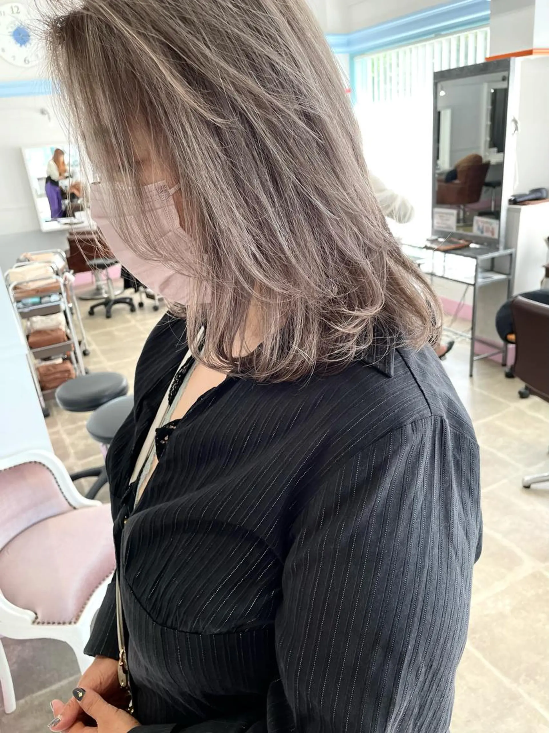 ミディアム Lit.豊橋 夏目のヘアスタイル