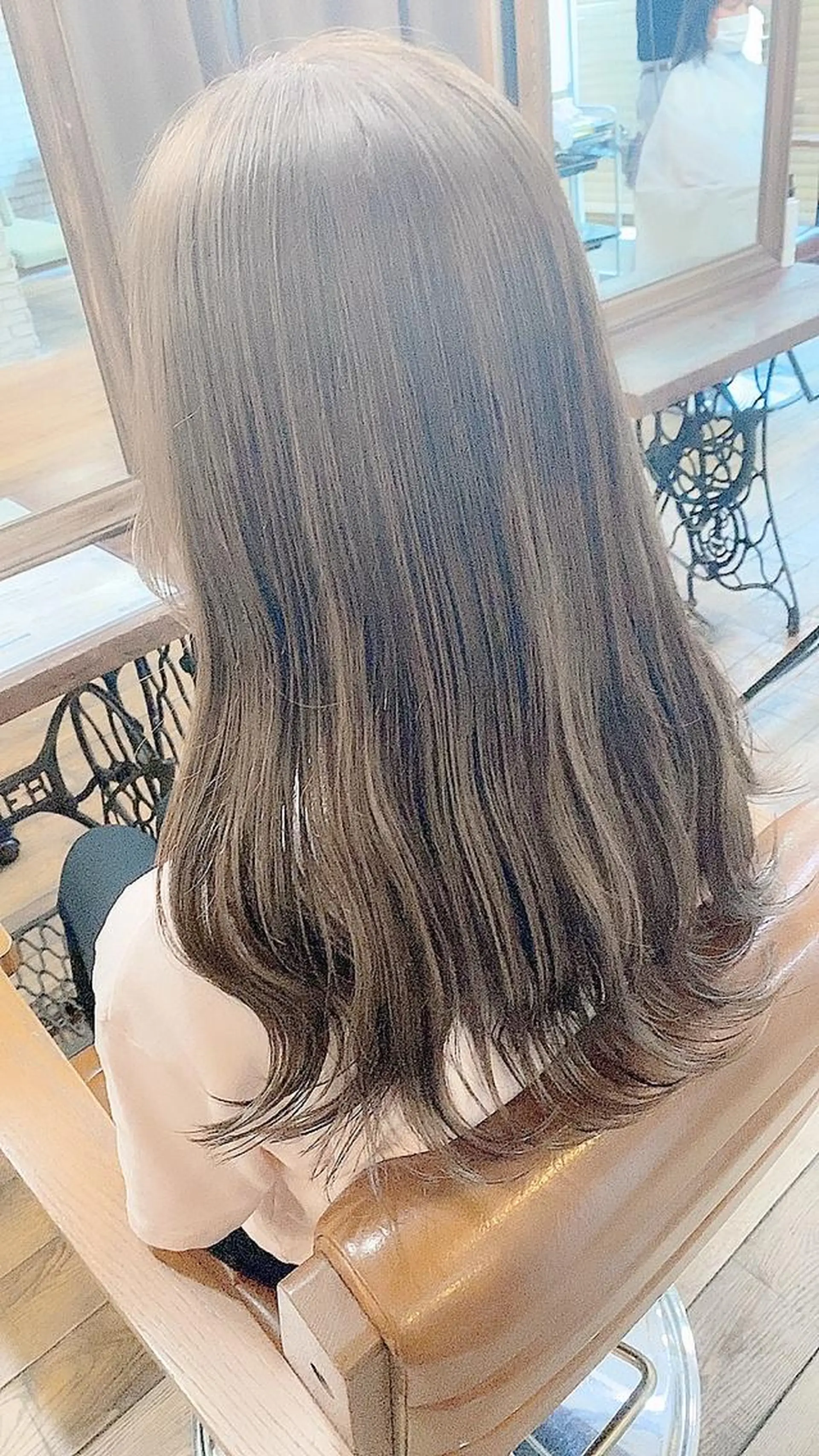 ロング カラー ヘアアレンジ ブリーチ ブルーカラー ブルーバイオレット 透明感カラー ハイトーンカラー 國分 伸也のヘアスタイル